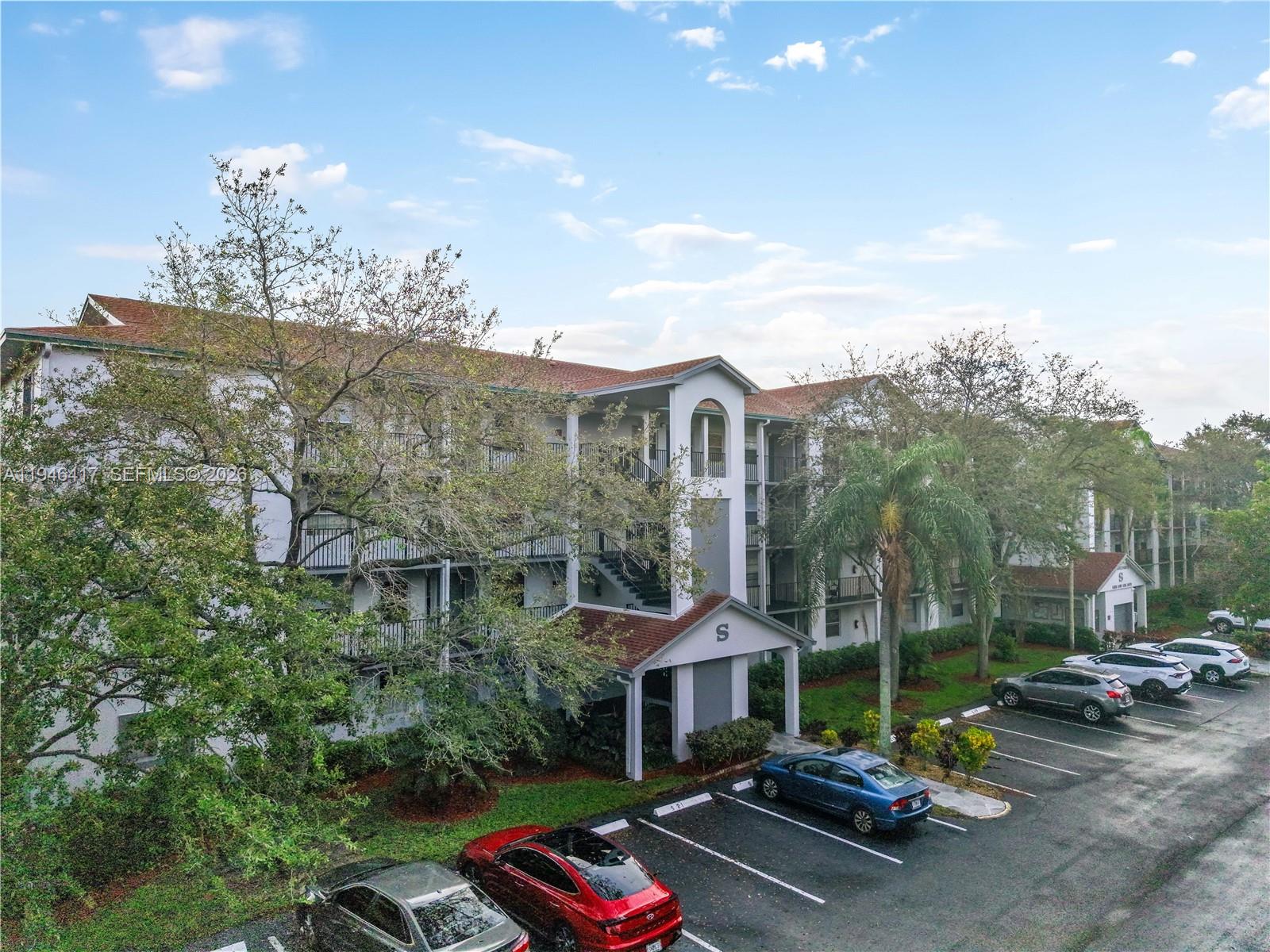 Cambridge At Century Vill