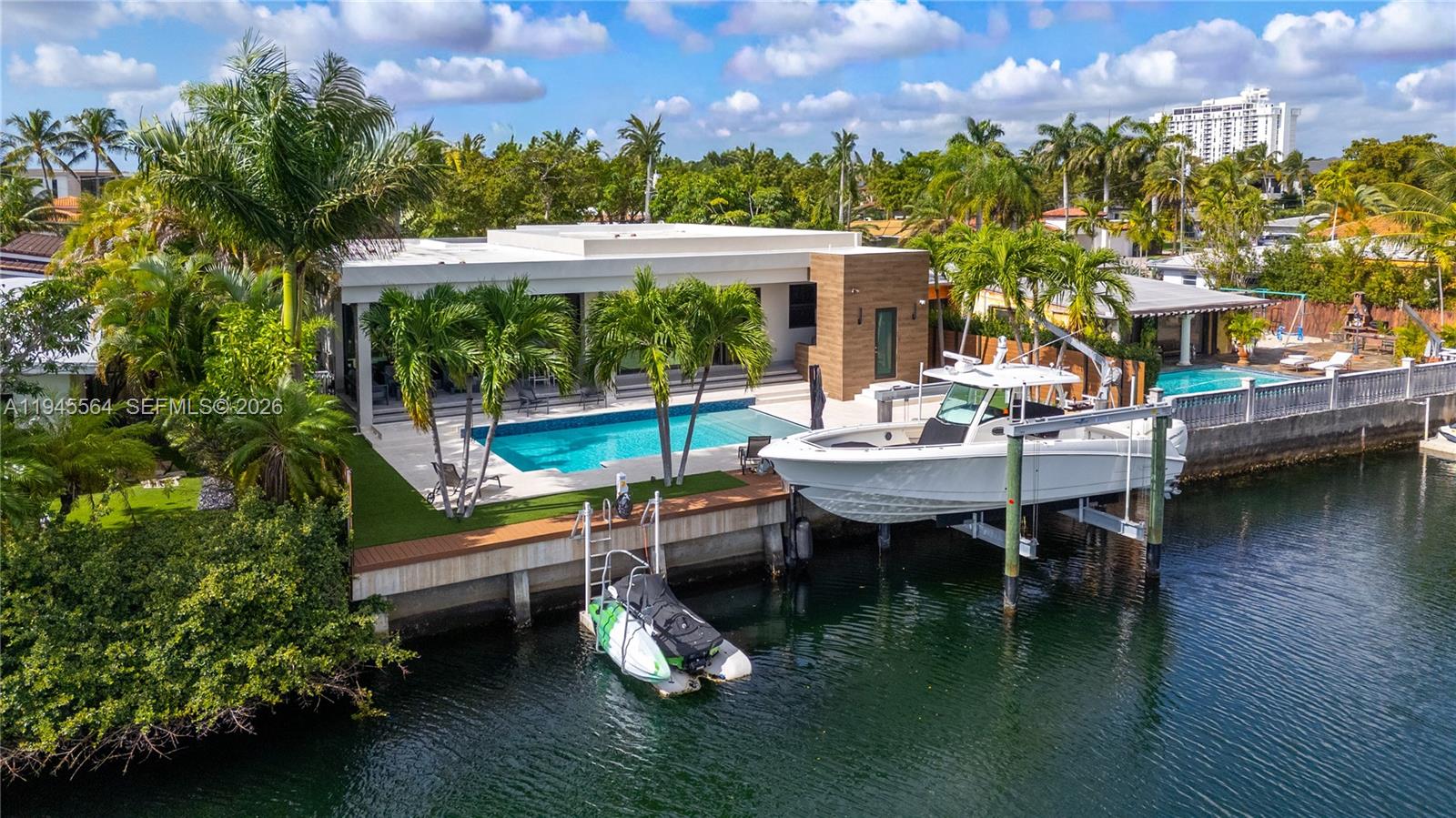 Venetian Sec Keystone Poi