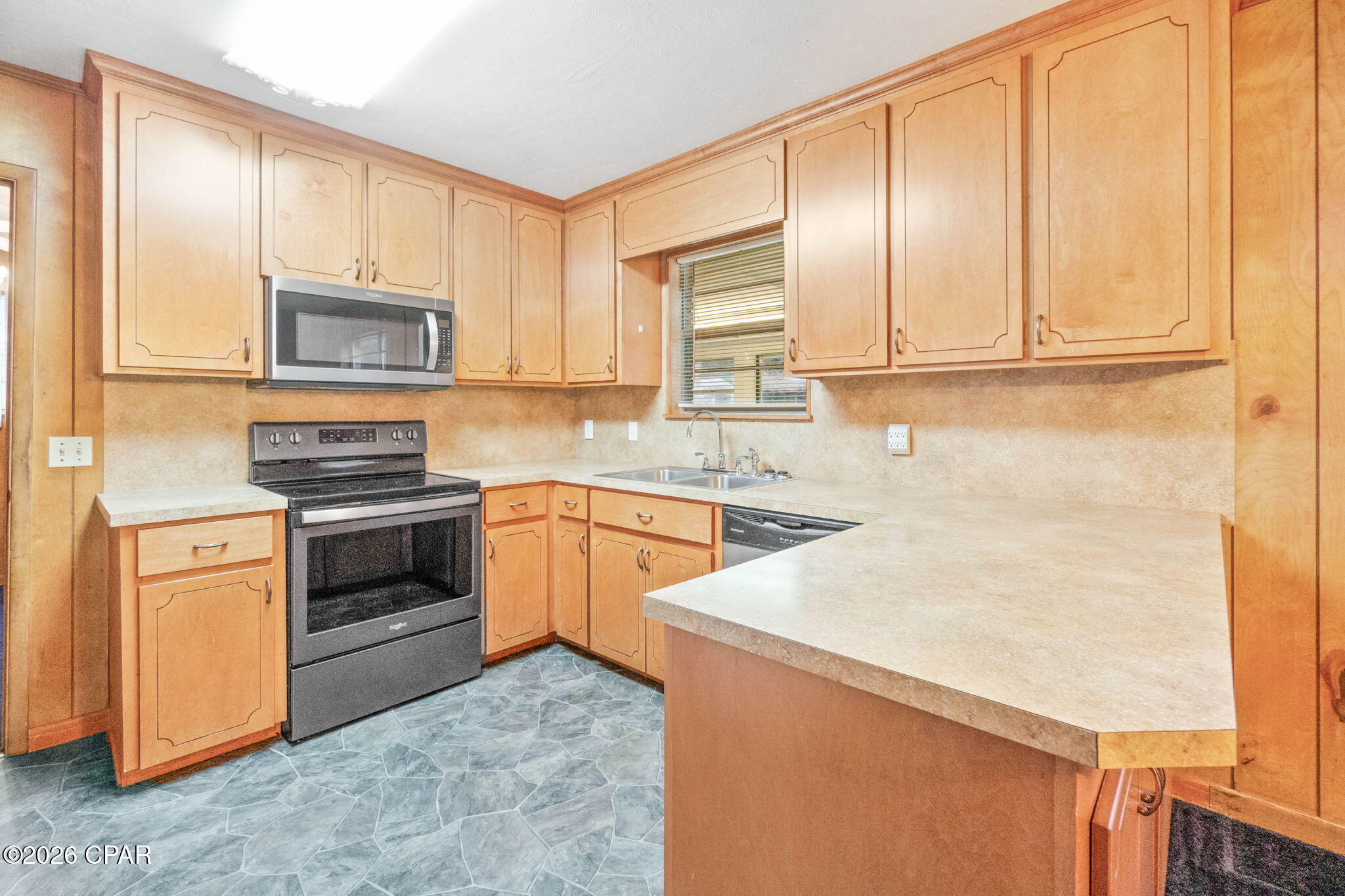 Image 11 For 936 Carol Court