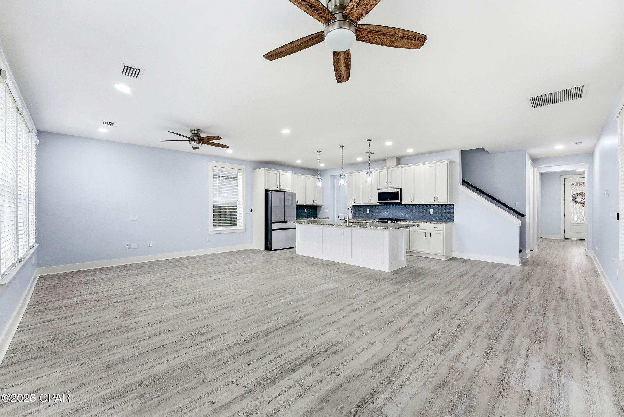 Listing photo id 13 for 1712 Daffodil Street