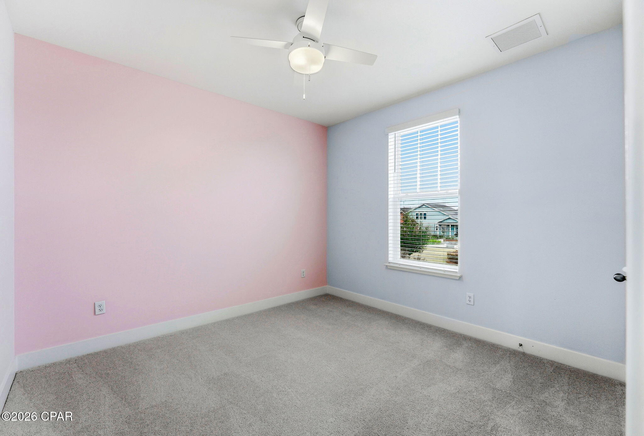 Listing photo id 27 for 1712 Daffodil Street