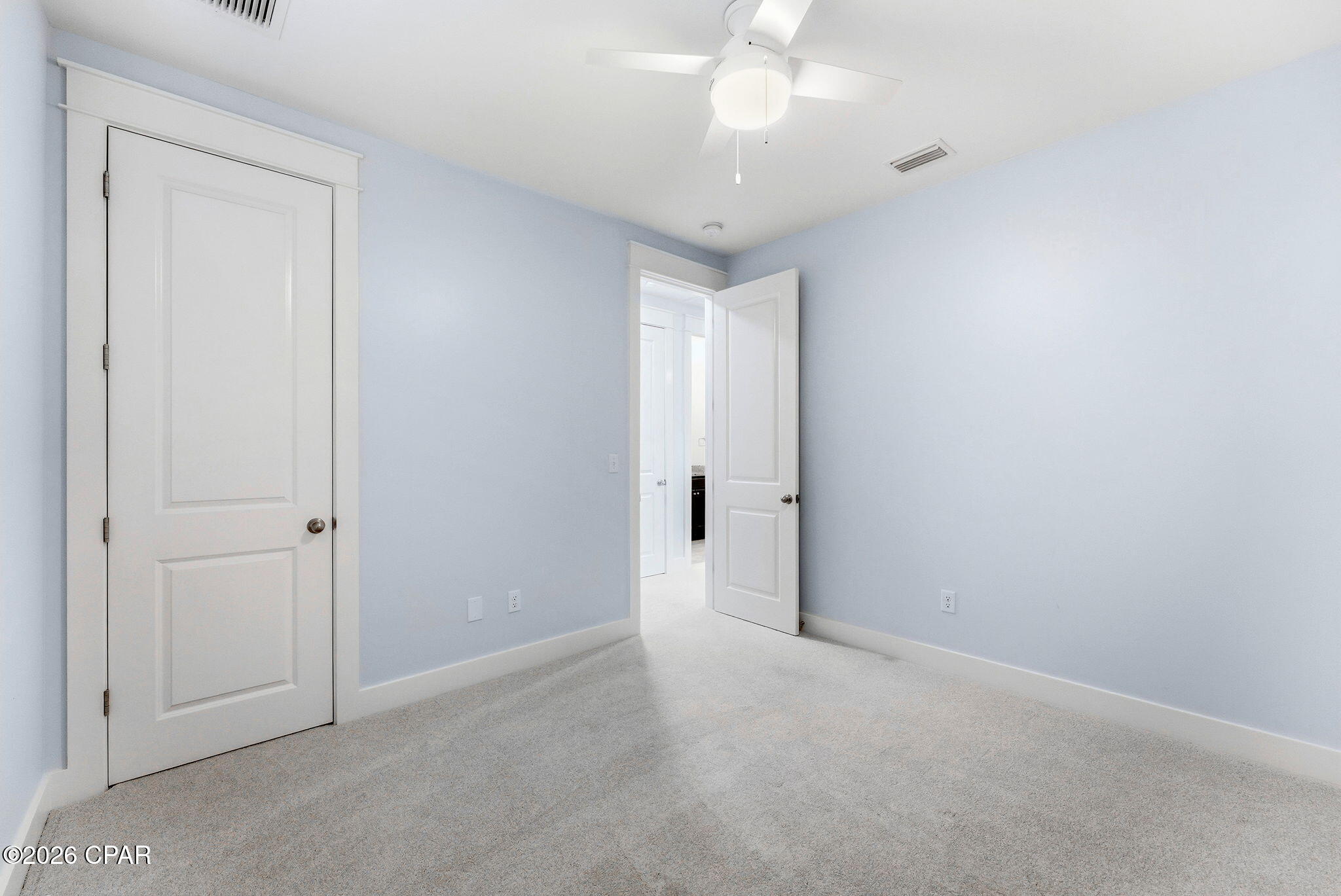 Listing photo id 28 for 1712 Daffodil Street