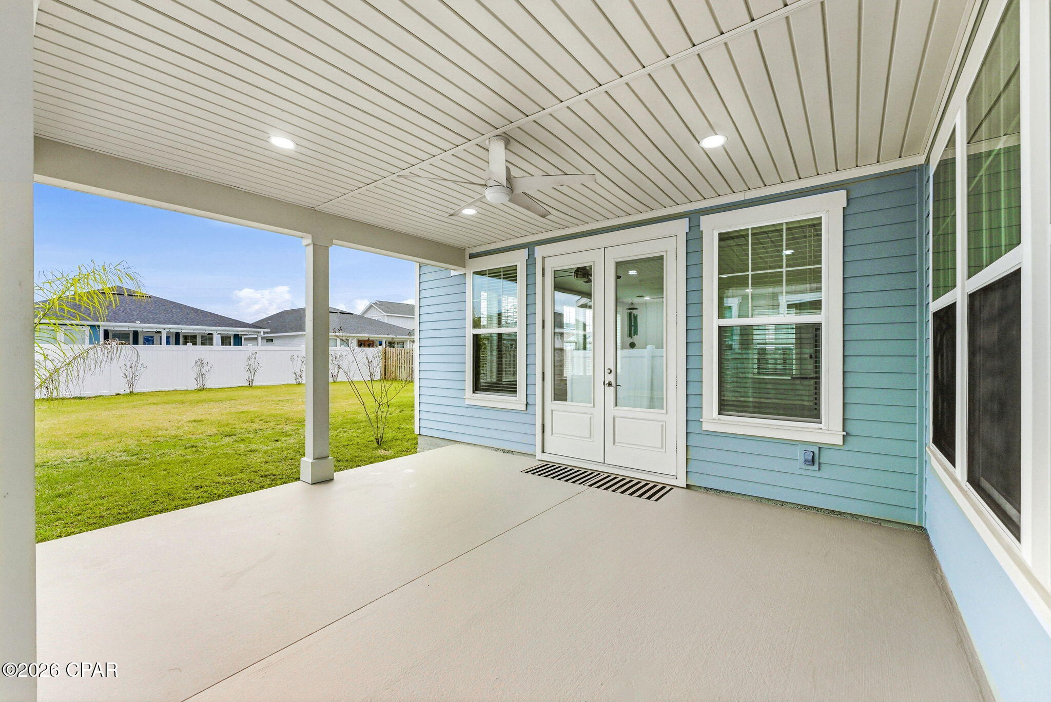 Listing photo id 32 for 1712 Daffodil Street