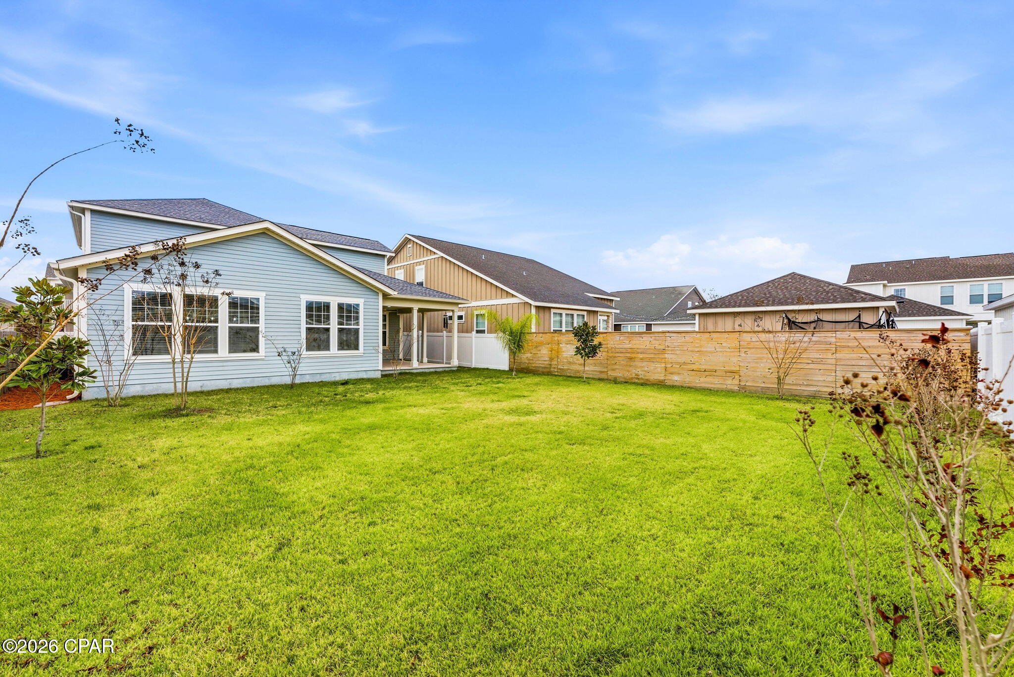 Listing photo id 37 for 1712 Daffodil Street