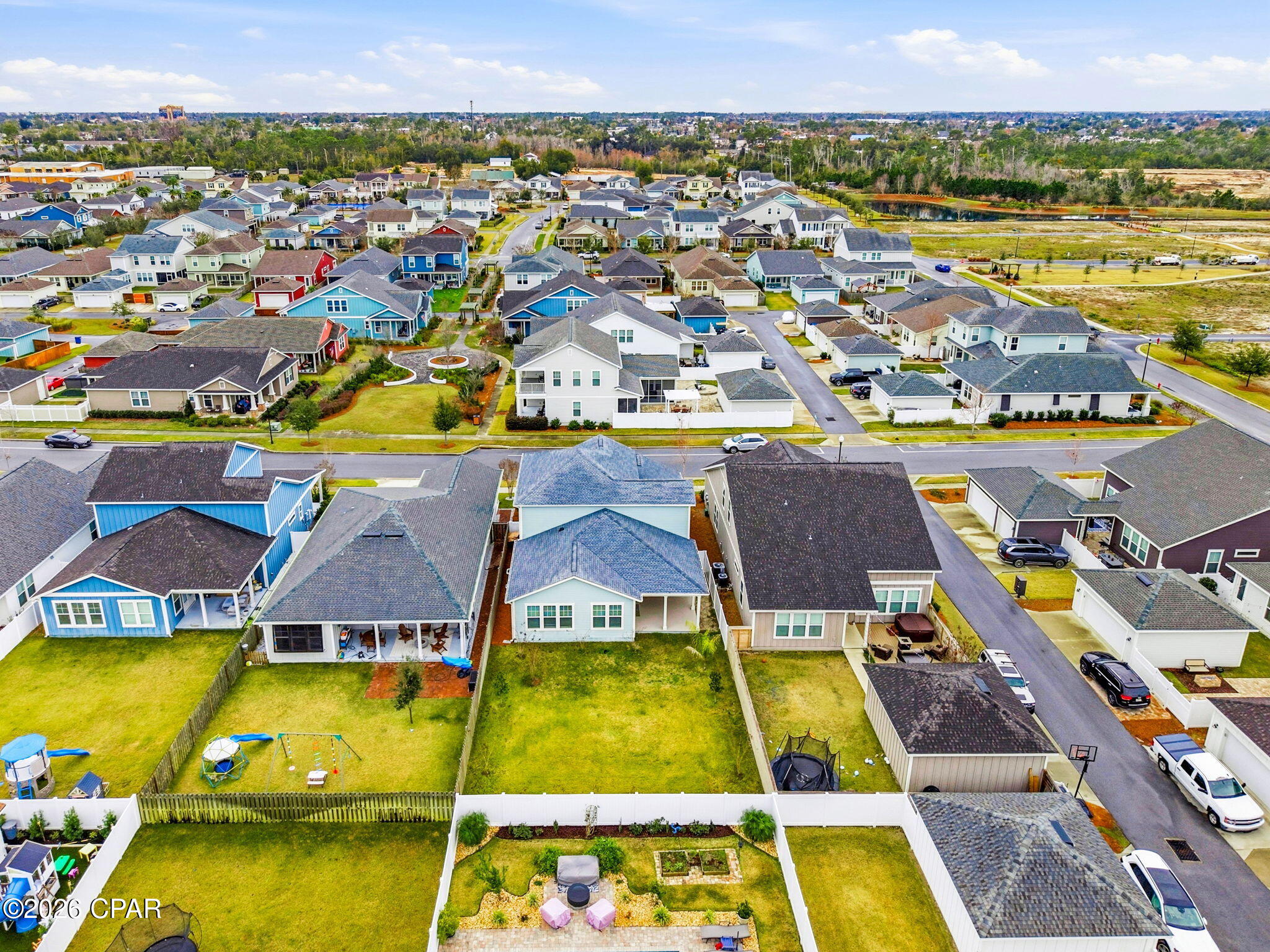 Listing photo id 40 for 1712 Daffodil Street