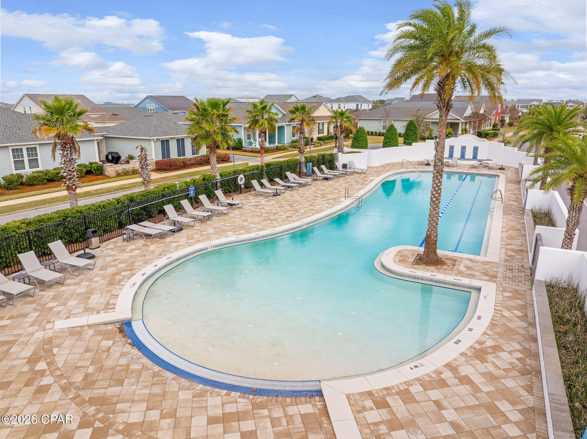 Listing photo id 54 for 1712 Daffodil Street