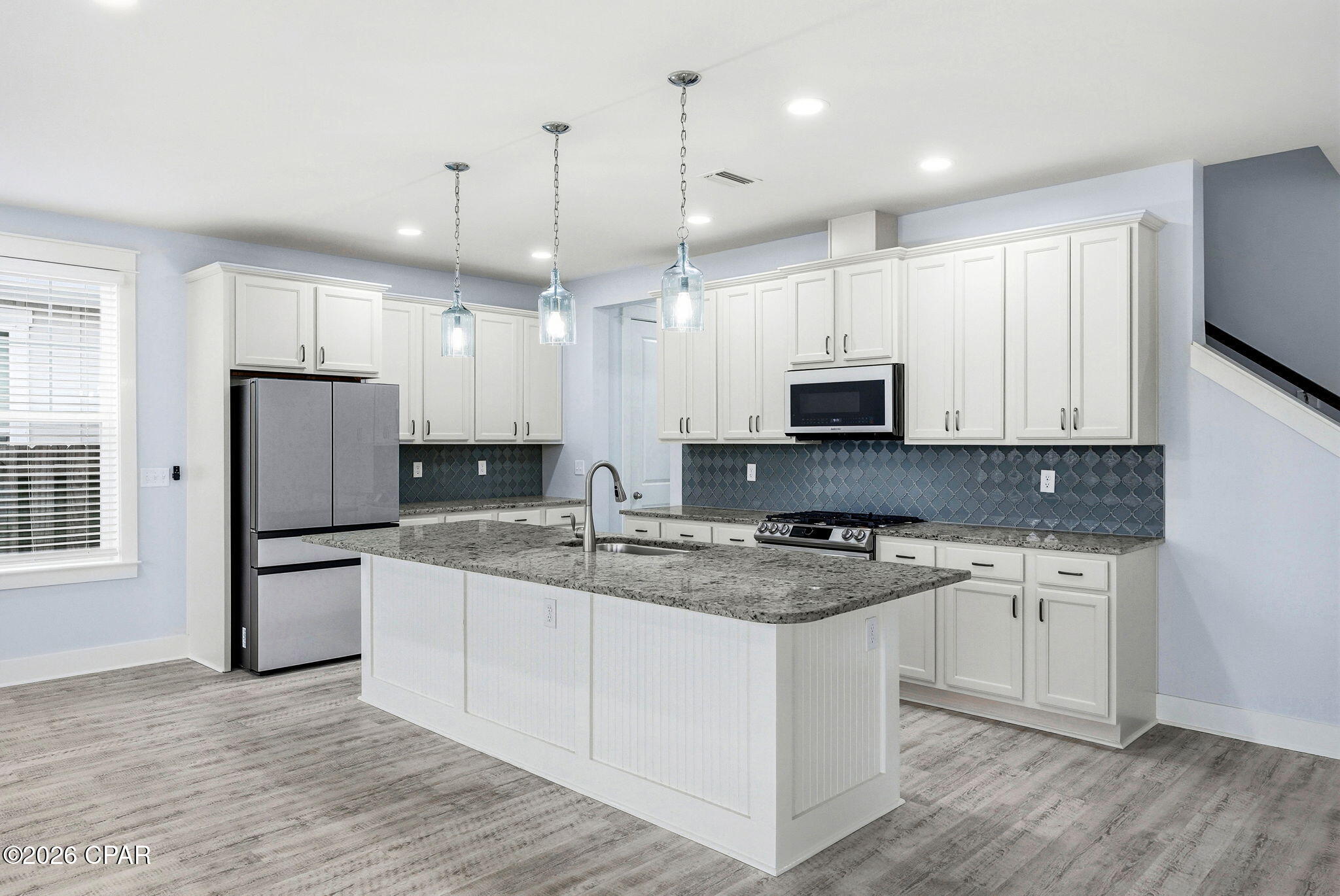 Listing photo id 8 for 1712 Daffodil Street