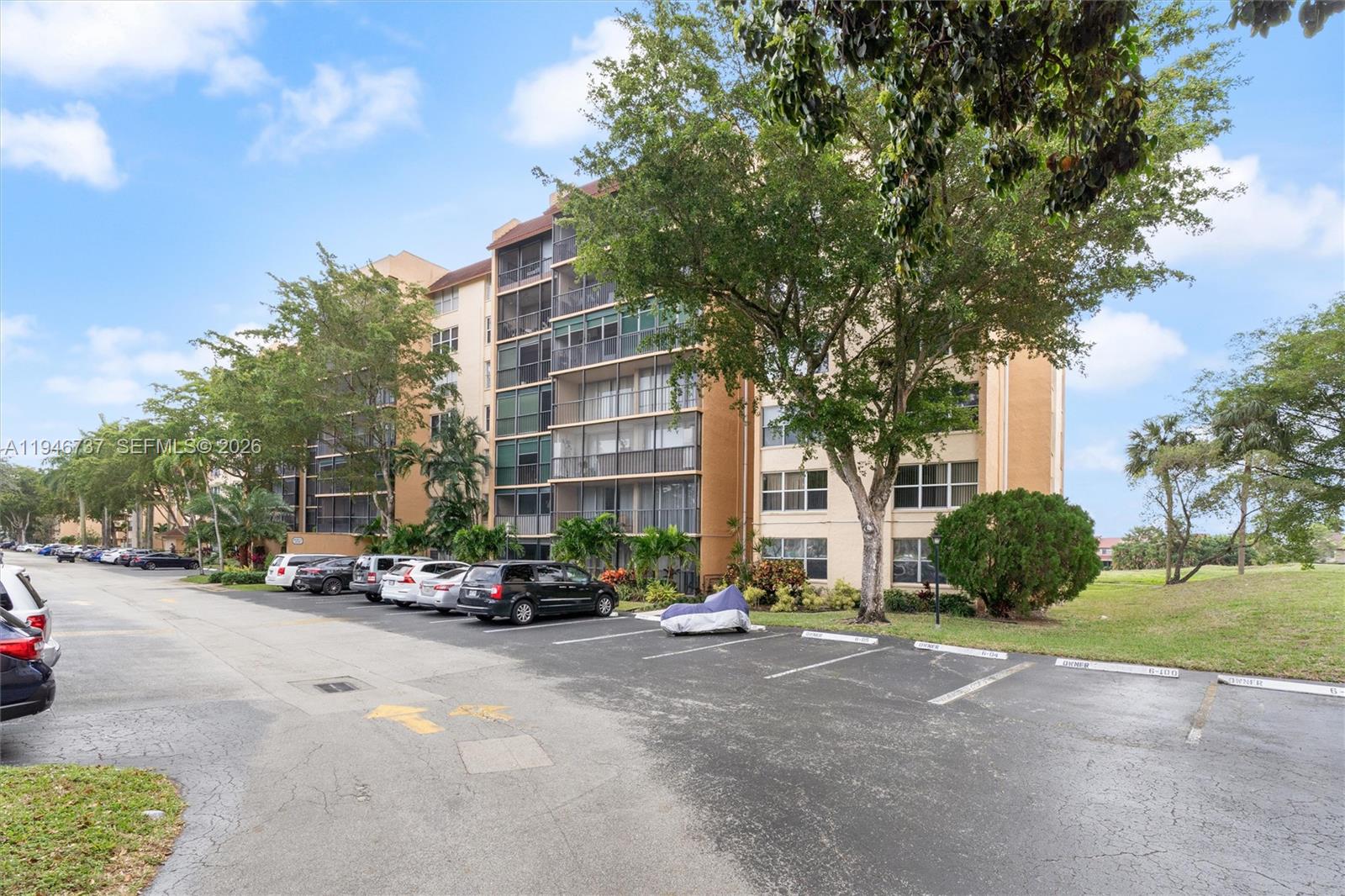Condominium 6 Of Environ