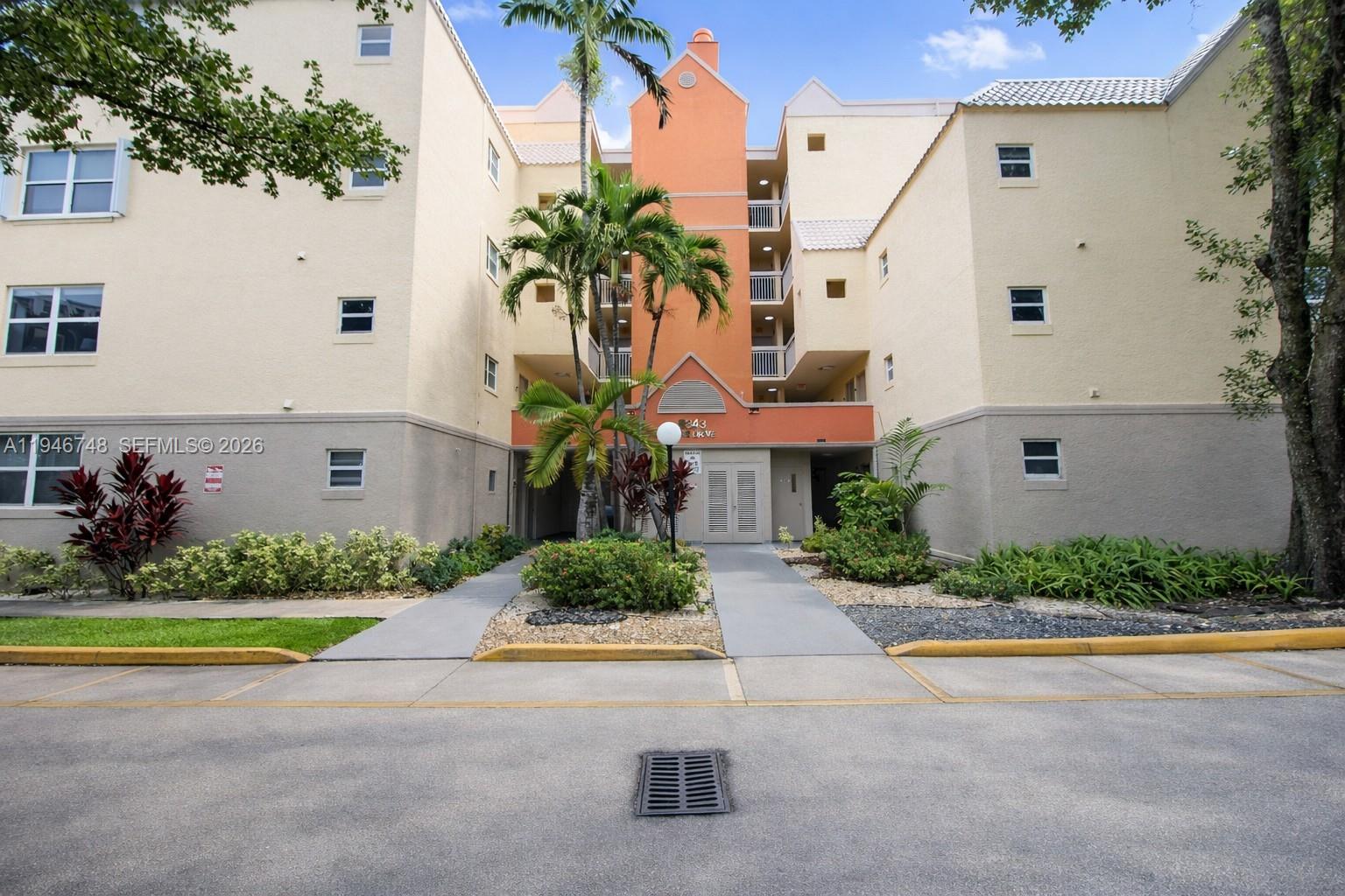 Las Vistas At Doral Condo