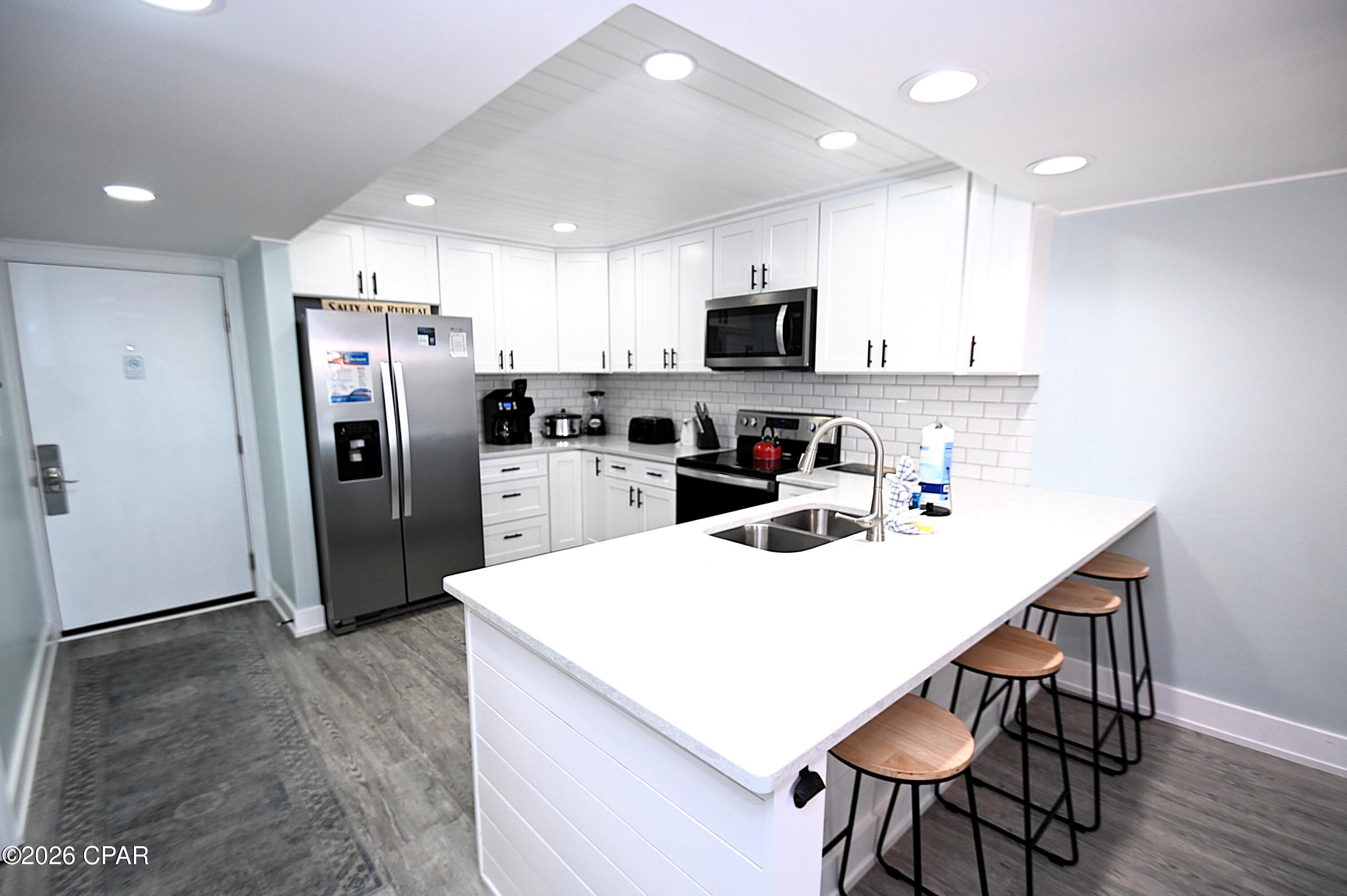 Image 2 For 7205 Thomas Drive C203