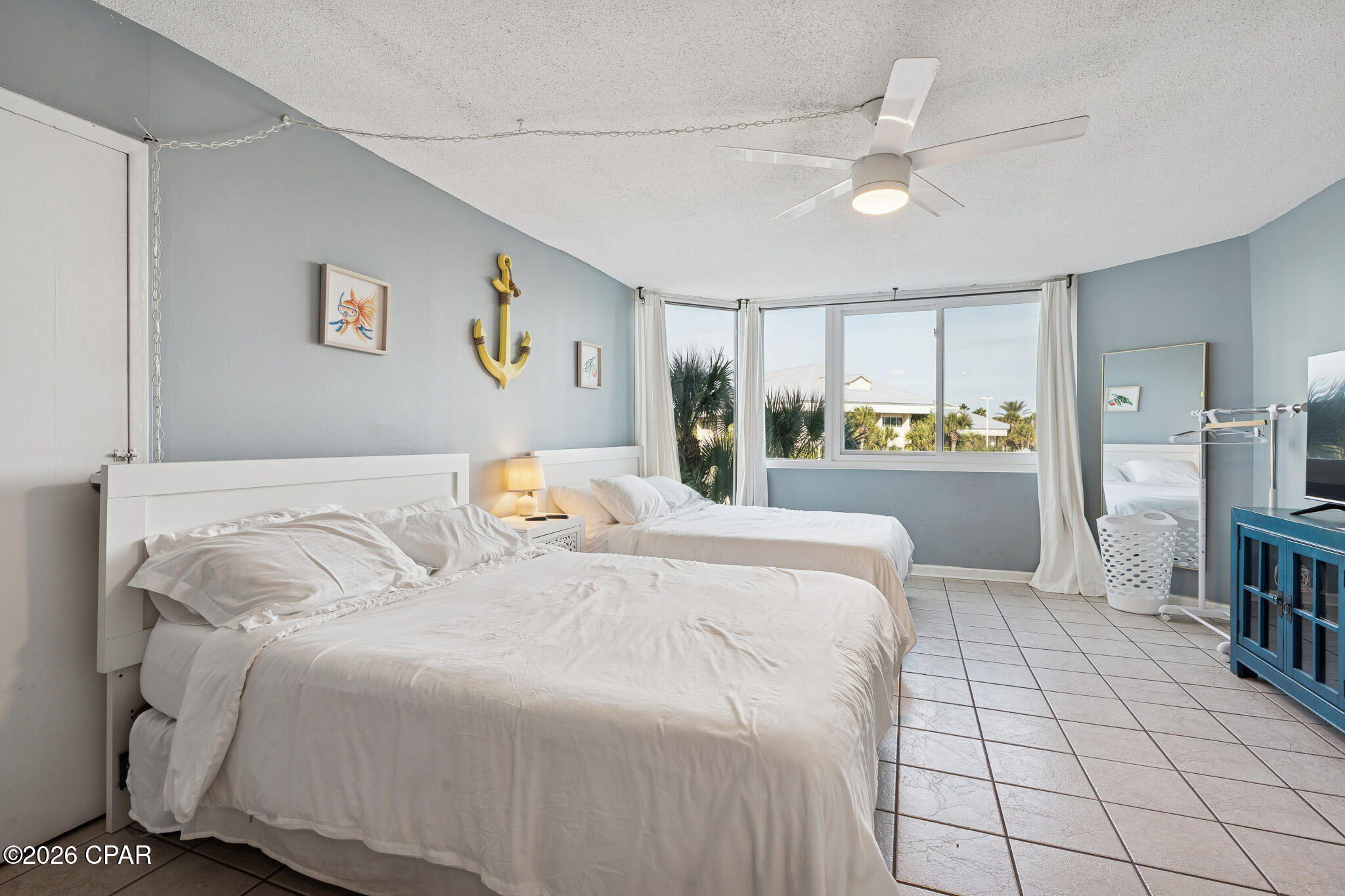 Image 3 For 8817 Thomas Drive A204