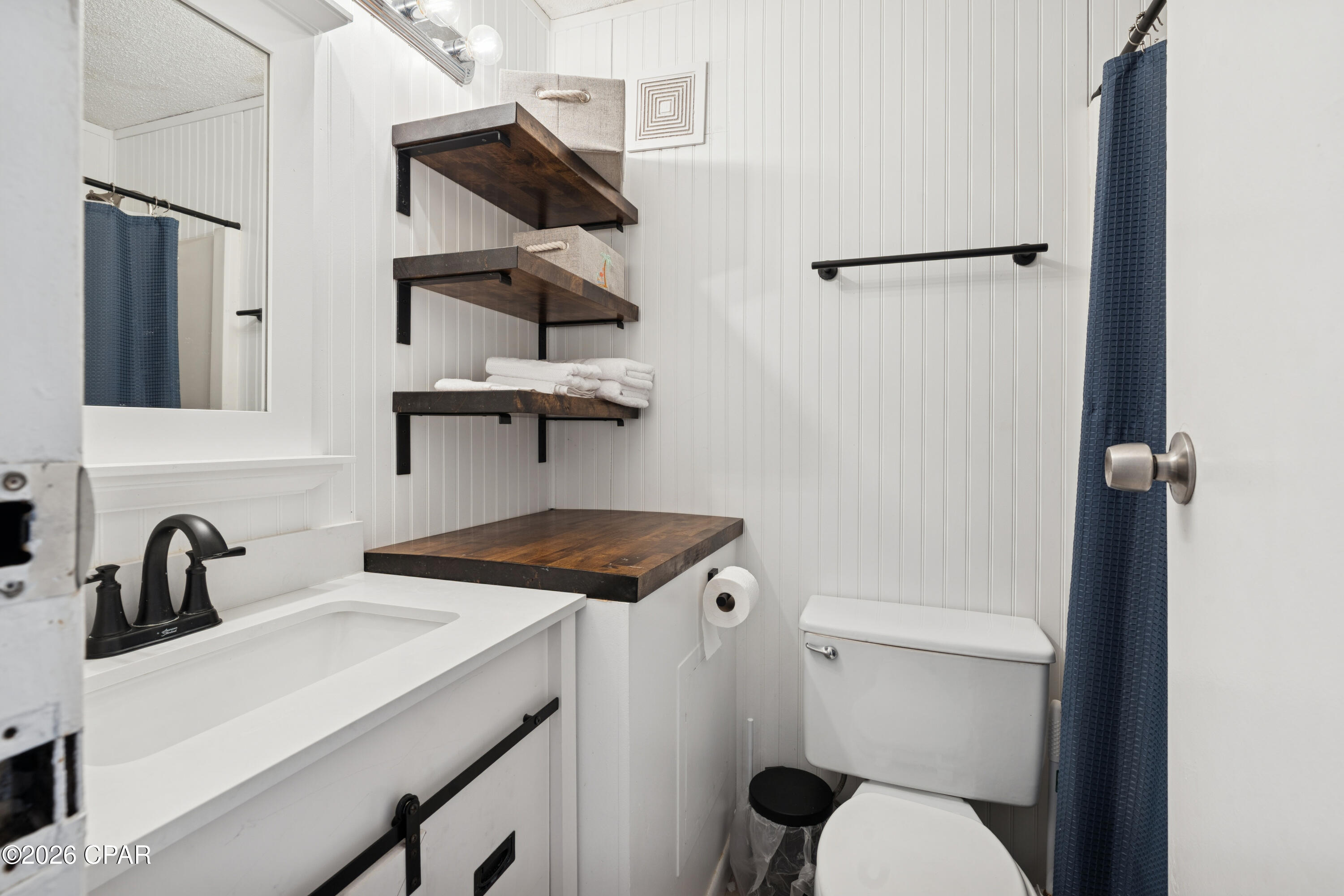 Image 8 For 8817 Thomas Drive A204