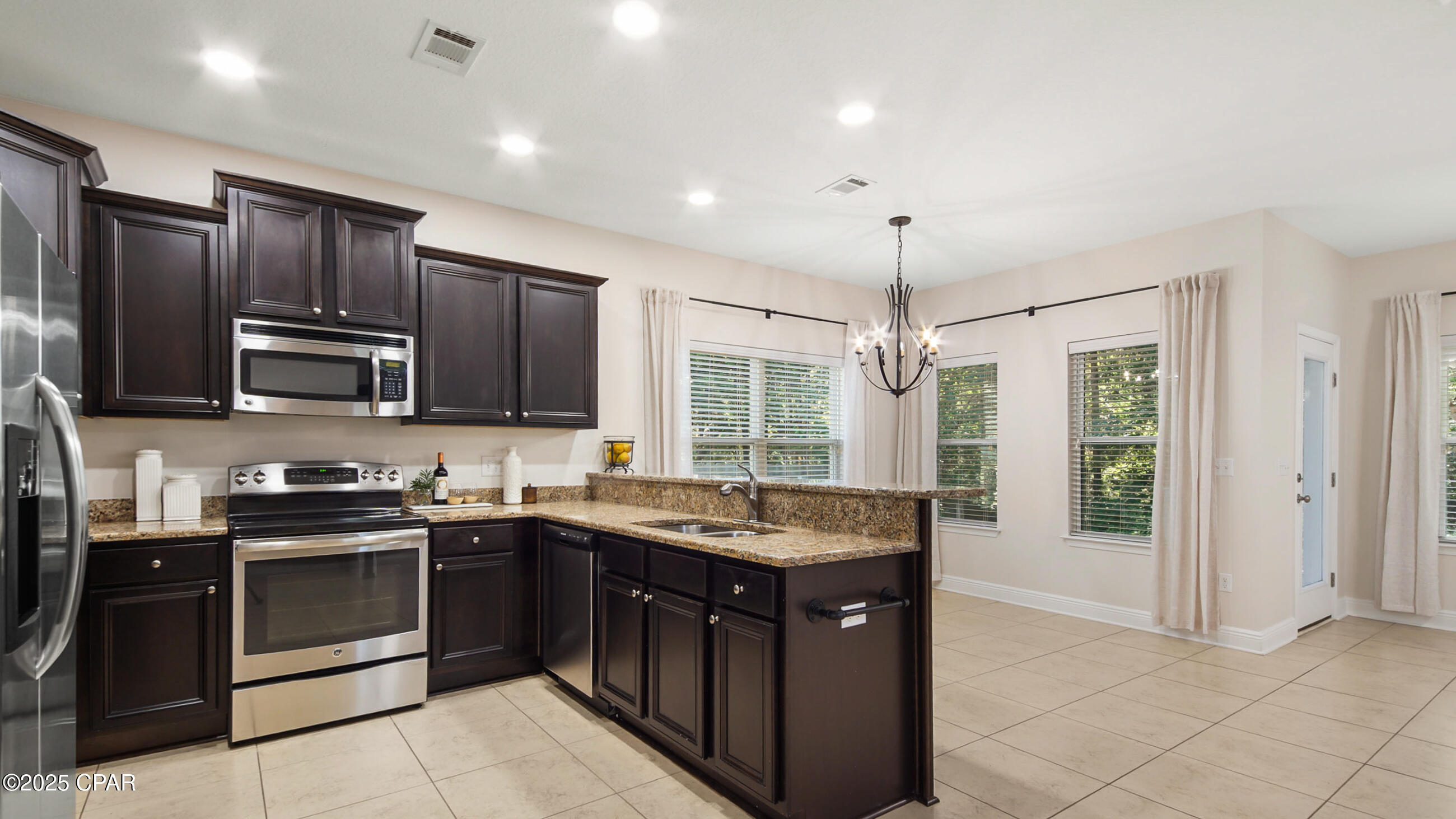 Image 10 For 76 Mosaic Oaks Circle