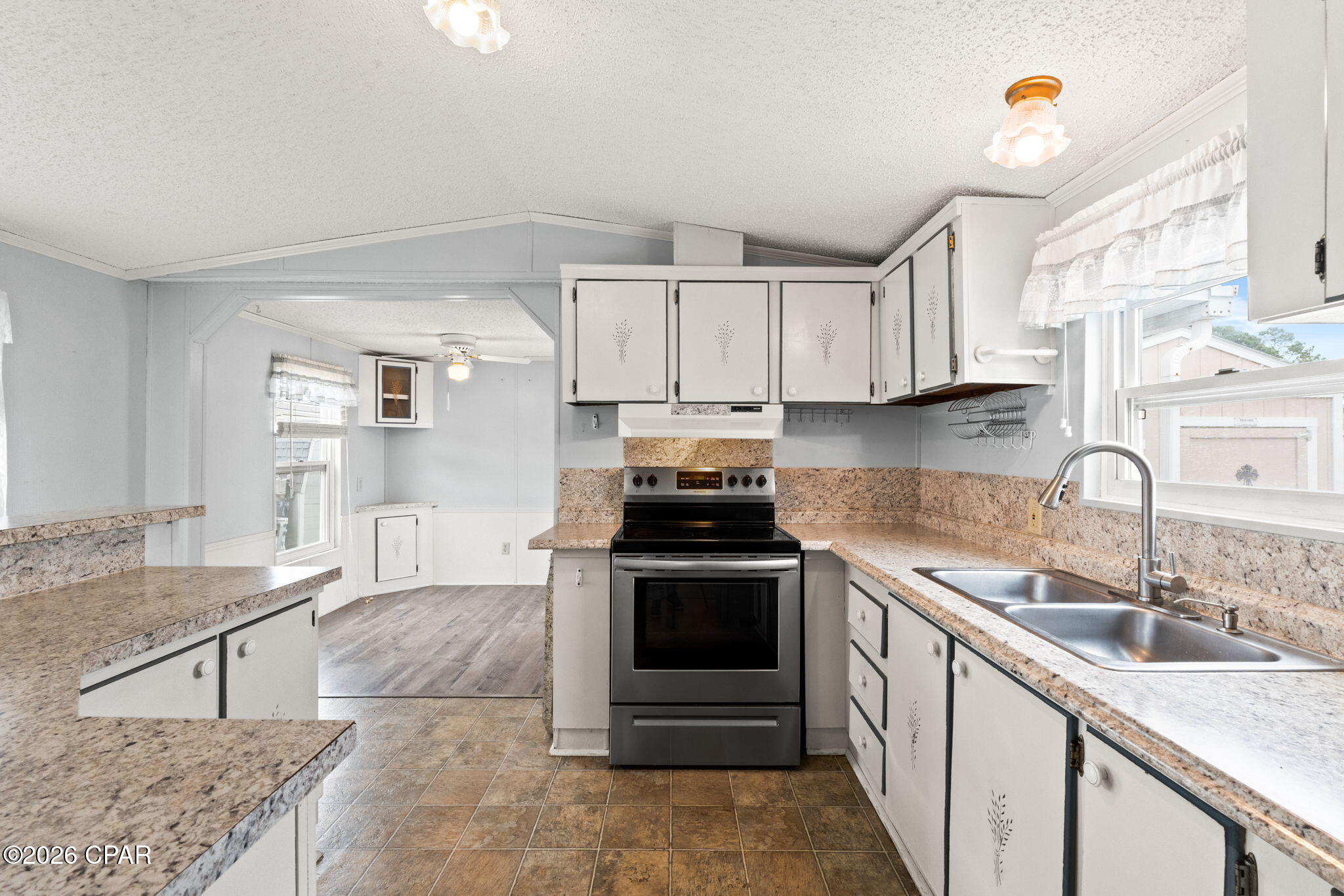 Image 8 For 1623 Acre Circle