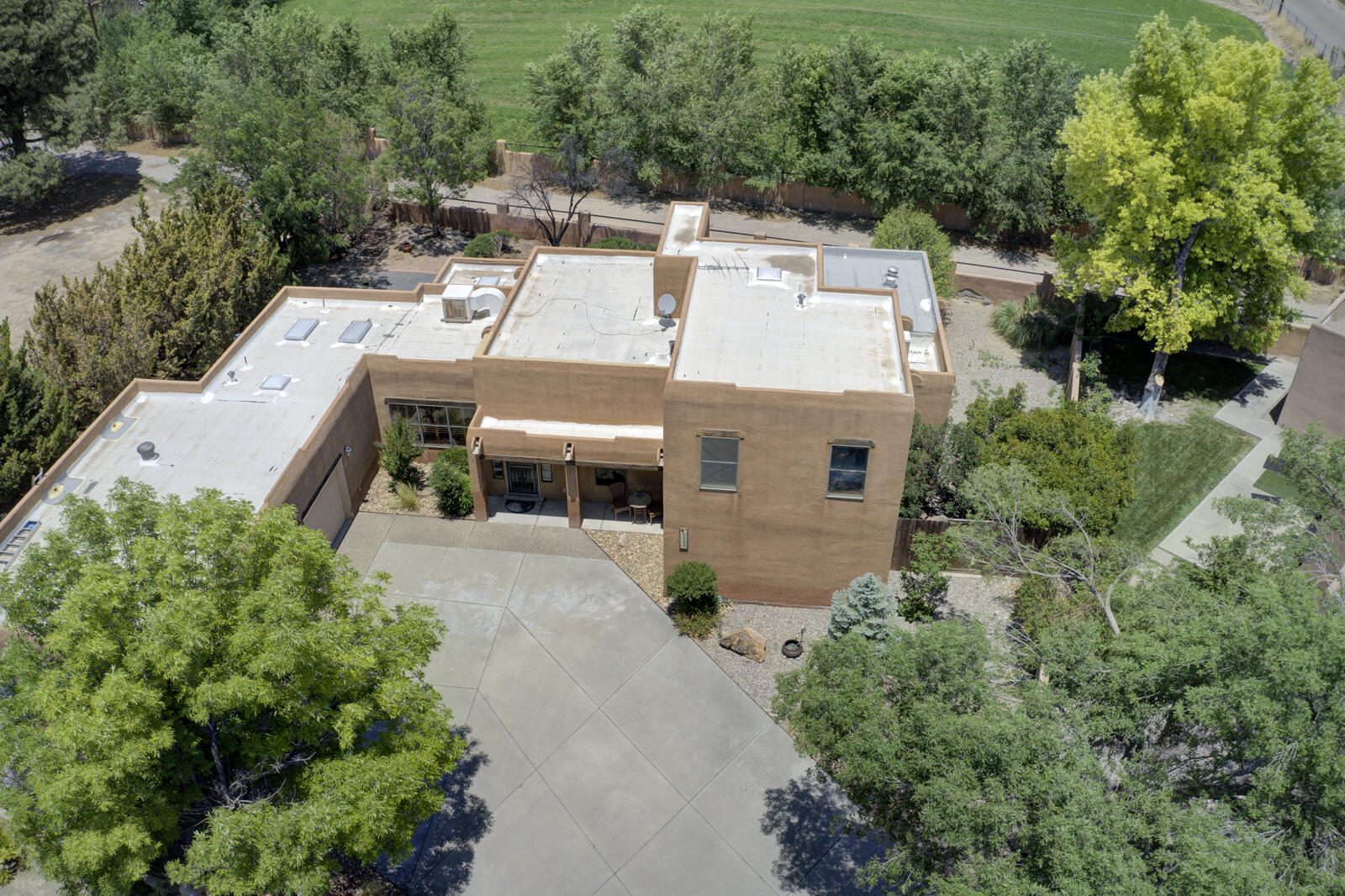 Homes for sale in Los Ranchos, NM | 6425 Guadalupe Pl Nw, Los Ranchos, NM 87107 | MLS# 1096832