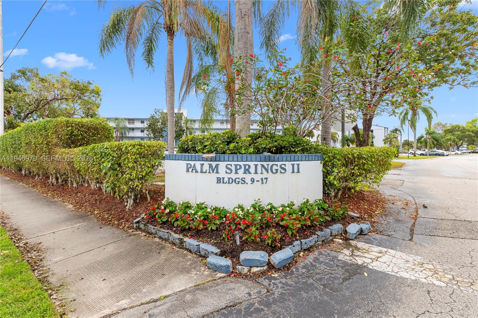 12 Of Palm Springs 2 Cond