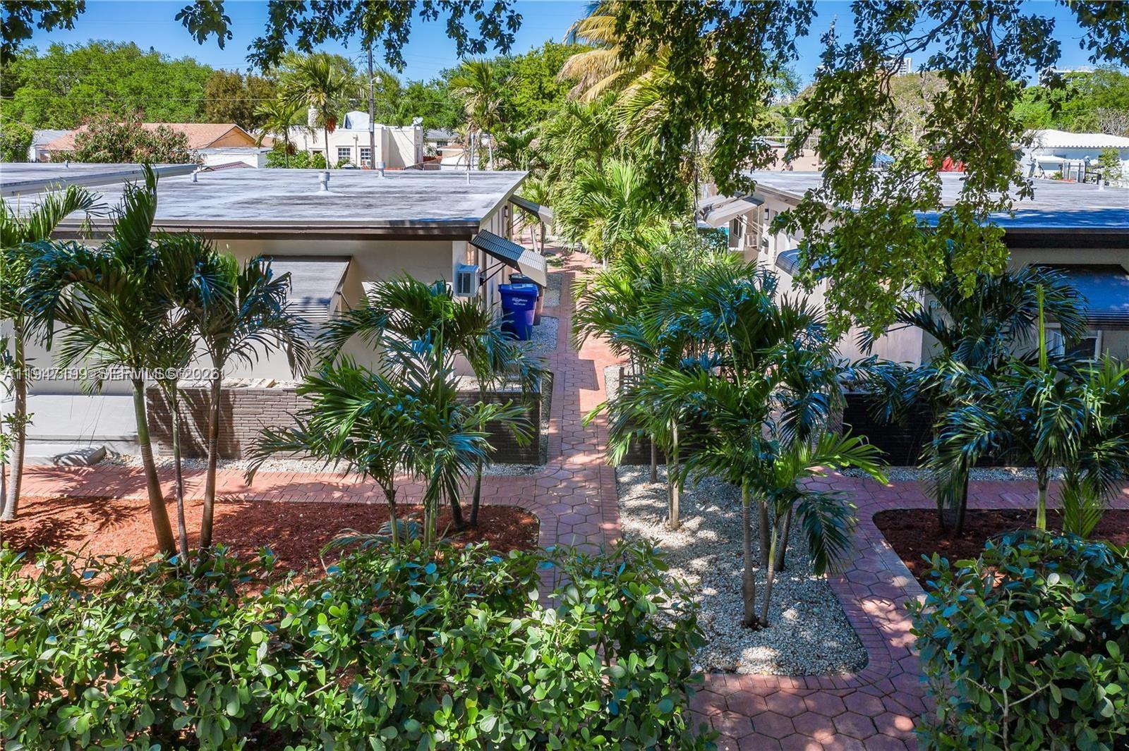 Hollywood South Side Add