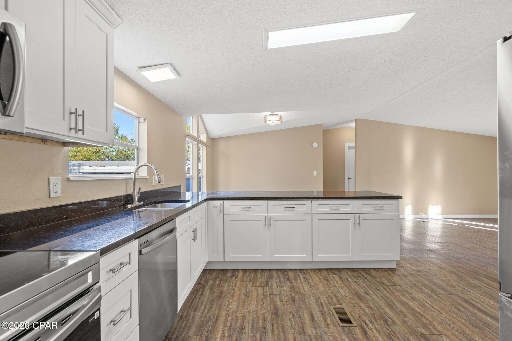 Image 11 For 640 Lagoon Oaks Circle