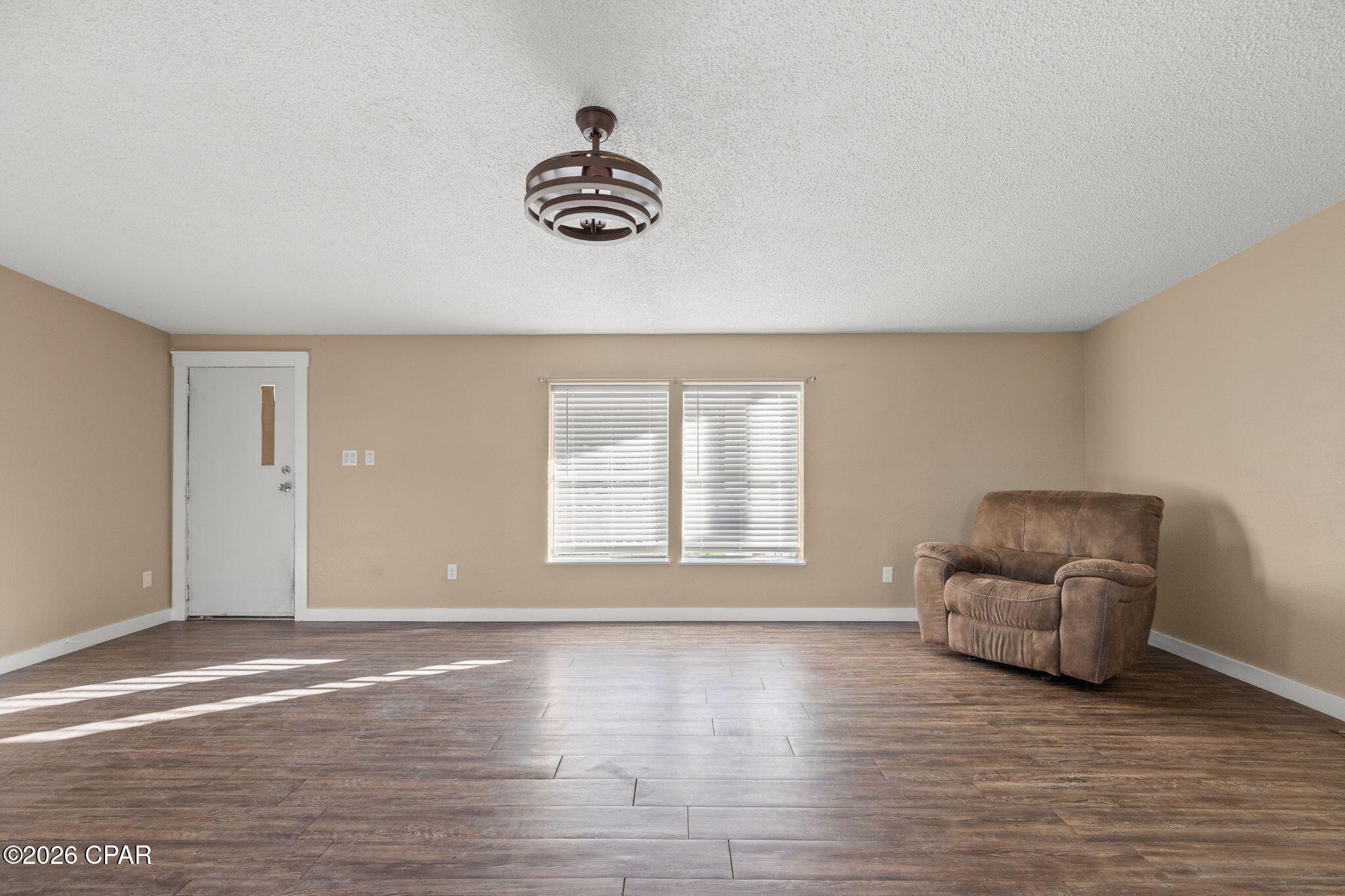 Image 14 For 640 Lagoon Oaks Circle