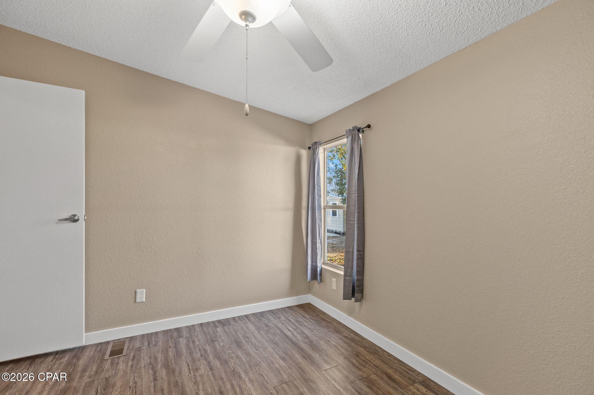 Image 21 For 640 Lagoon Oaks Circle