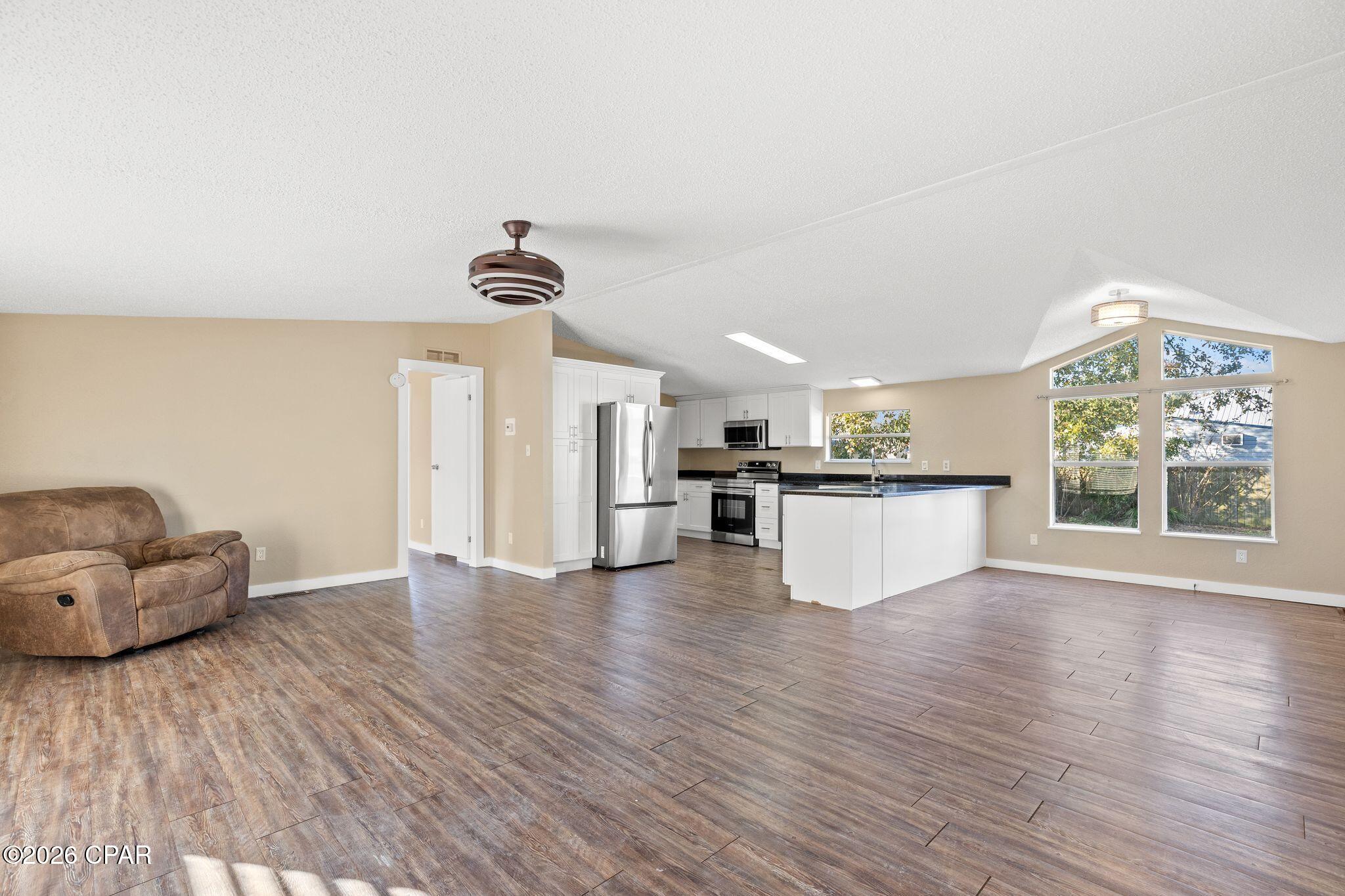 Image 6 For 640 Lagoon Oaks Circle