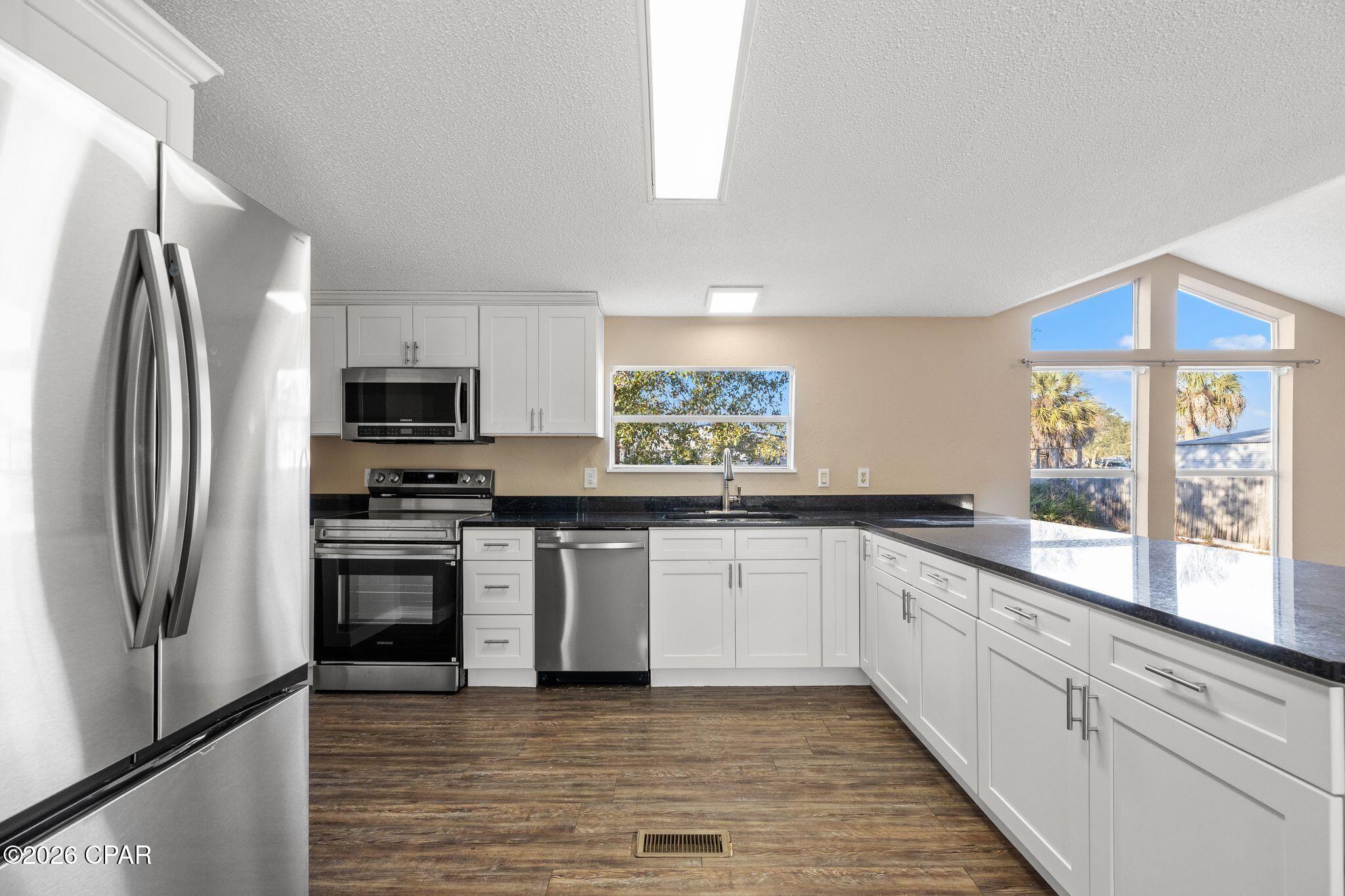 Image 9 For 640 Lagoon Oaks Circle