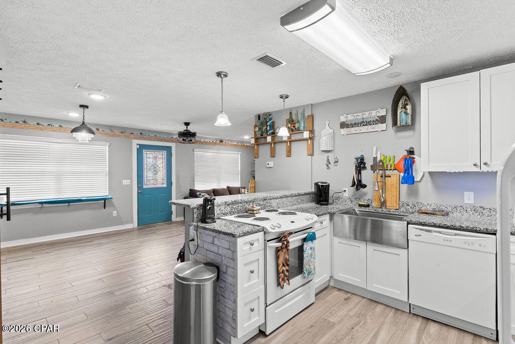 Image 10 For 806 Huntington Drive