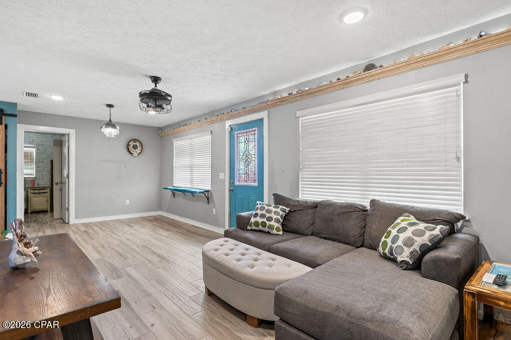 Image 5 For 806 Huntington Drive