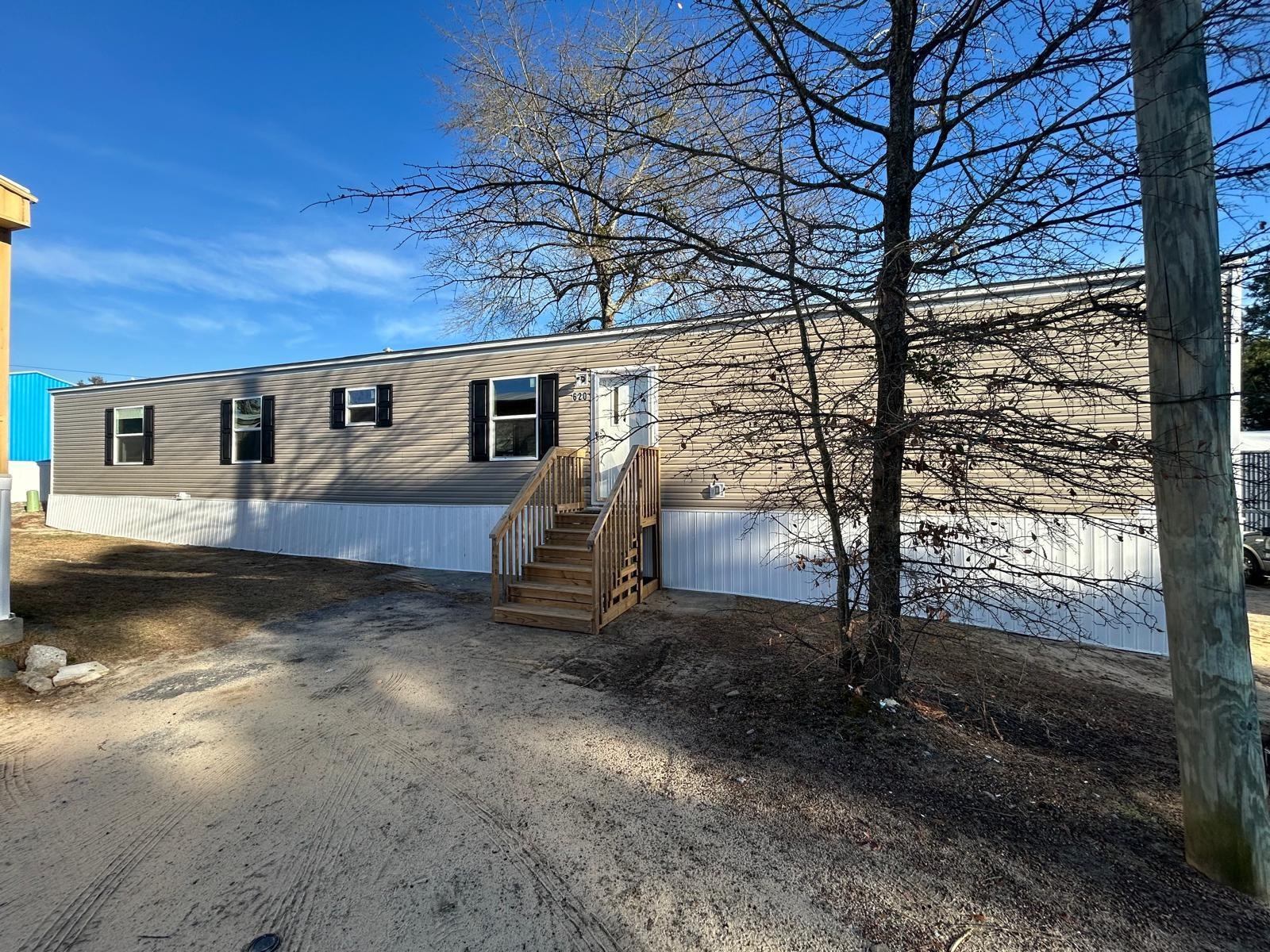 Homes for sale in West Columbia, SC | 600 Ermine Rd, West Columbia, SC 29170 | MLS# 2601483