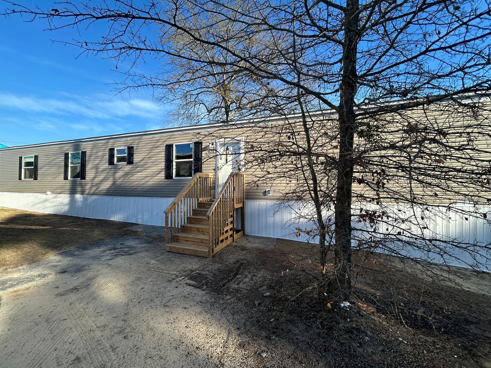 Homes for sale in West Columbia, SC | 600 Ermine Rd, West Columbia, SC 29170 | MLS# 2601483