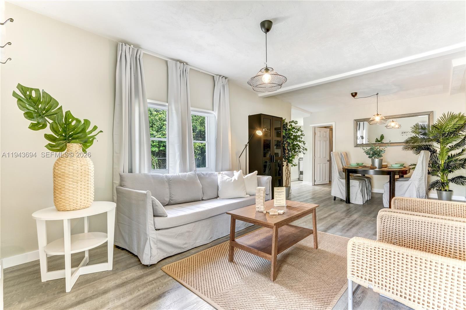 Hollywood Little Ranches