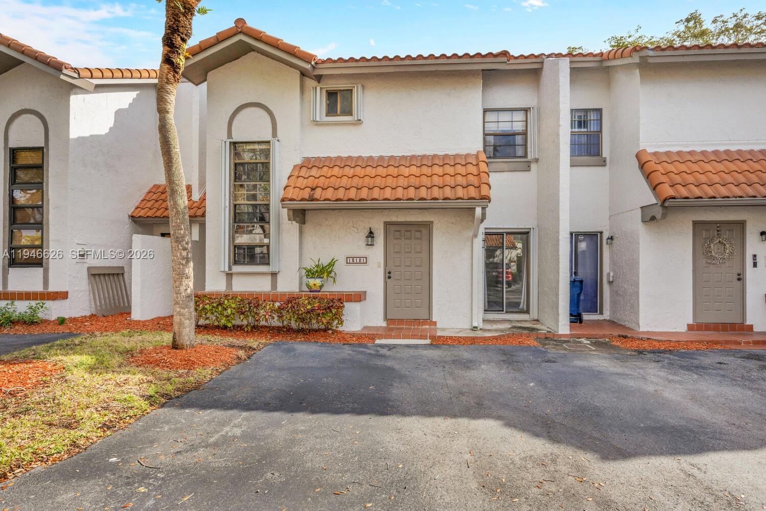 Briar Bay Townhouse Estat