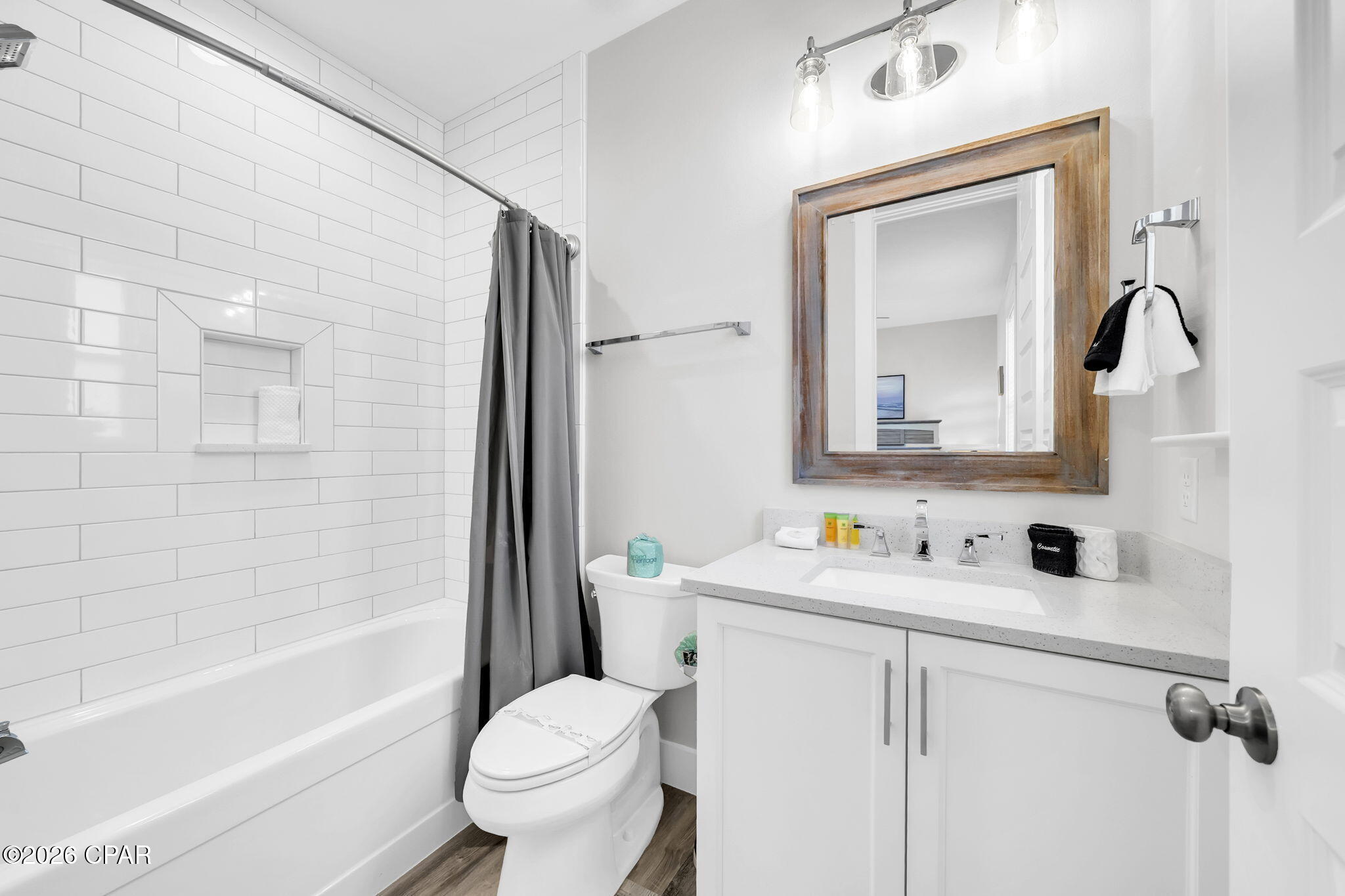 Image 45 For 19912 Front Beach Road