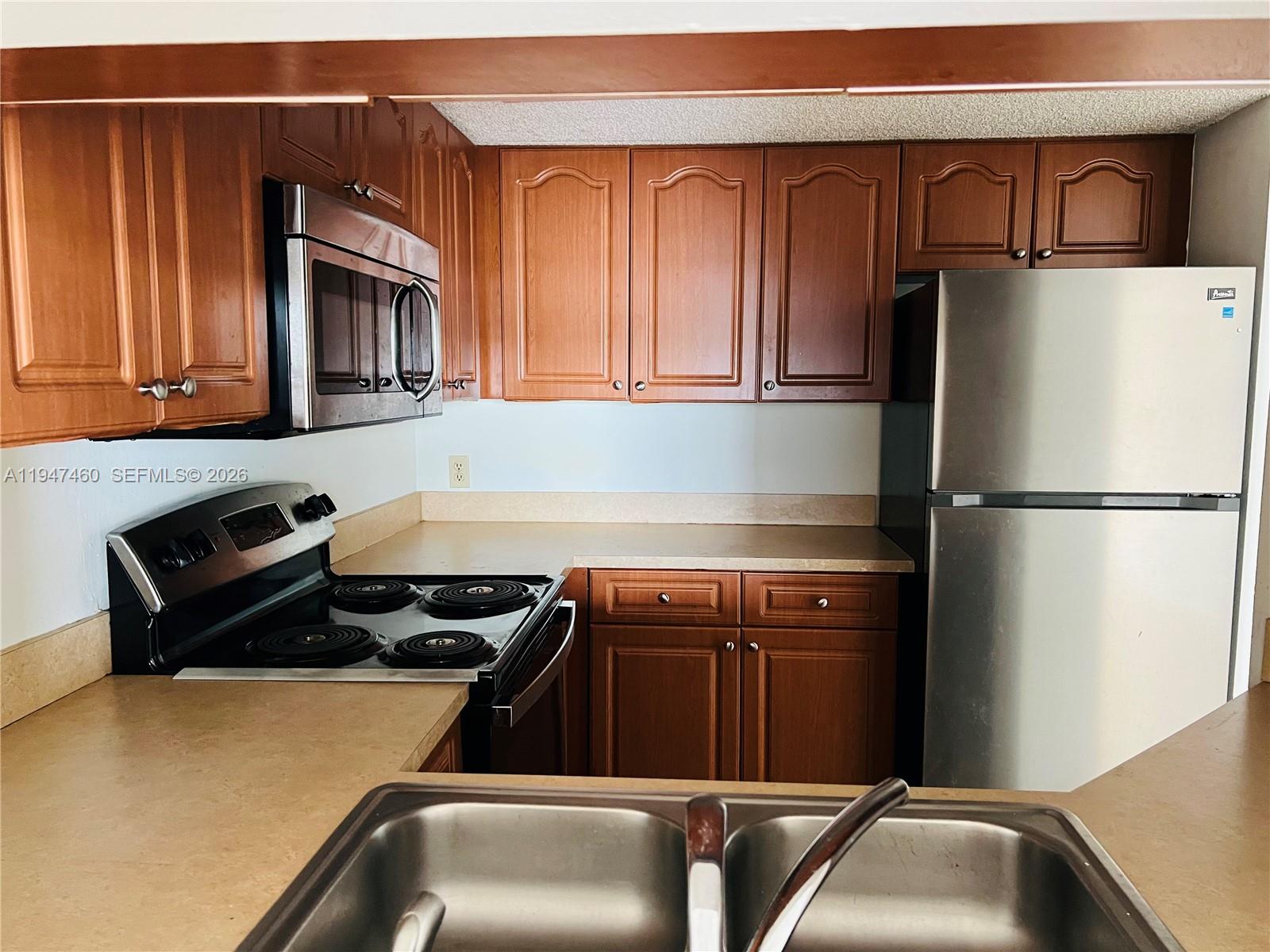 Villas At Lakeview Condo