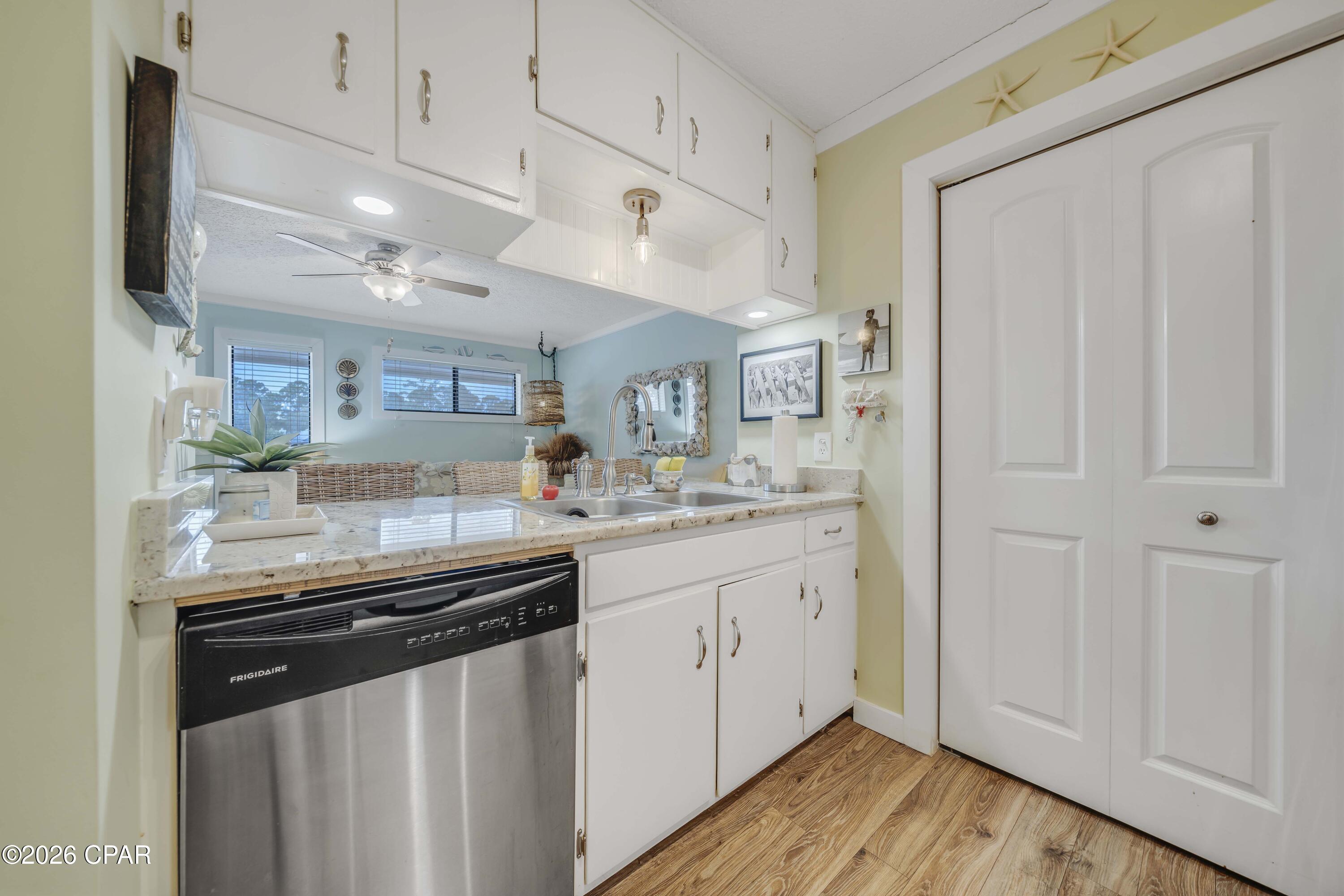 Image 12 For 6903 Lagoon Drive 30