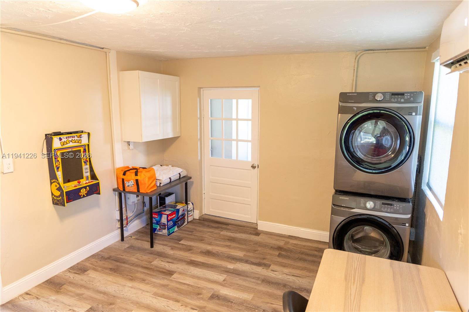 Elegant master bedroom retreat at 250 14th Way - Home in Dania Beach