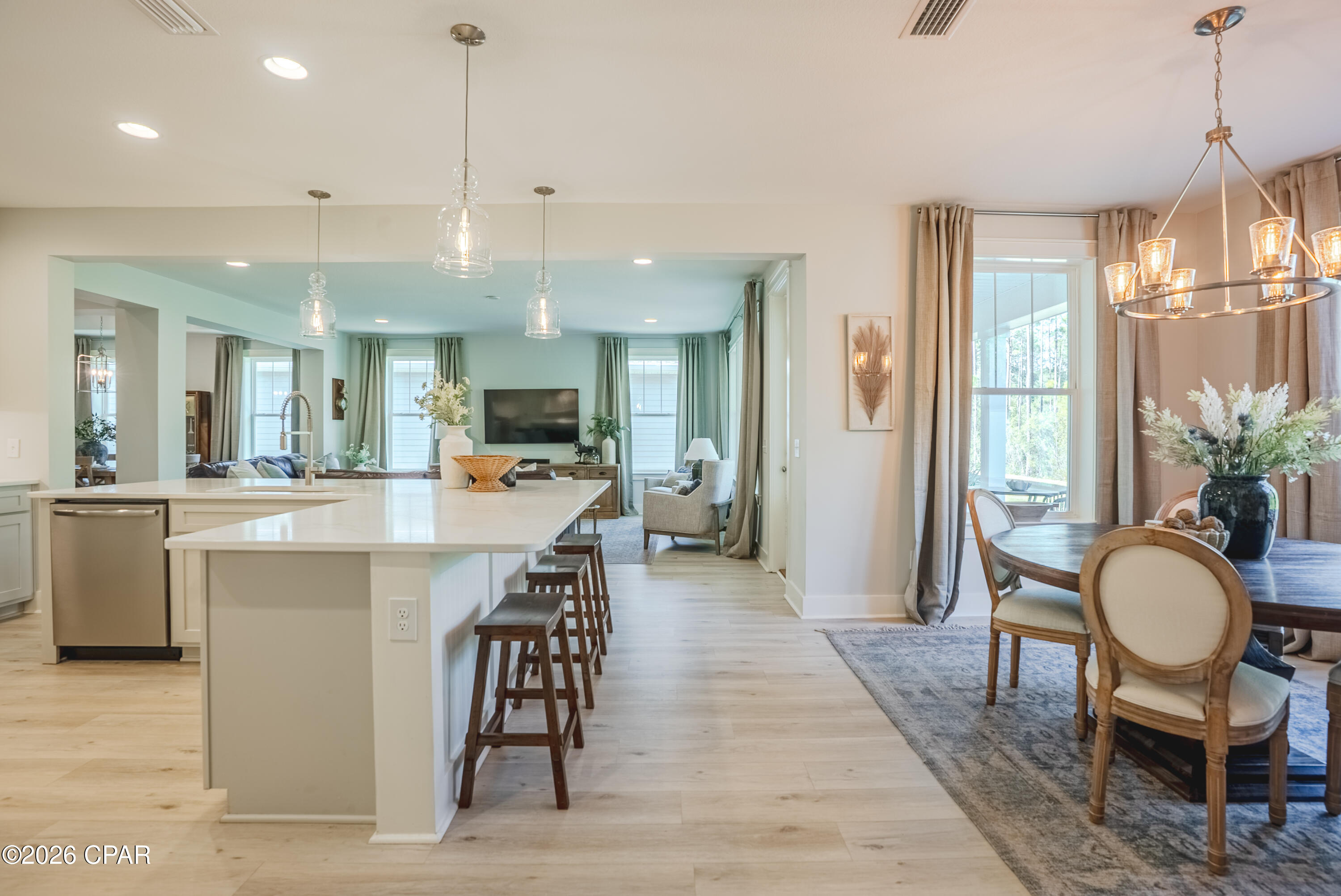 Listing photo id 14 for 929 Breakfast Point Boulevard