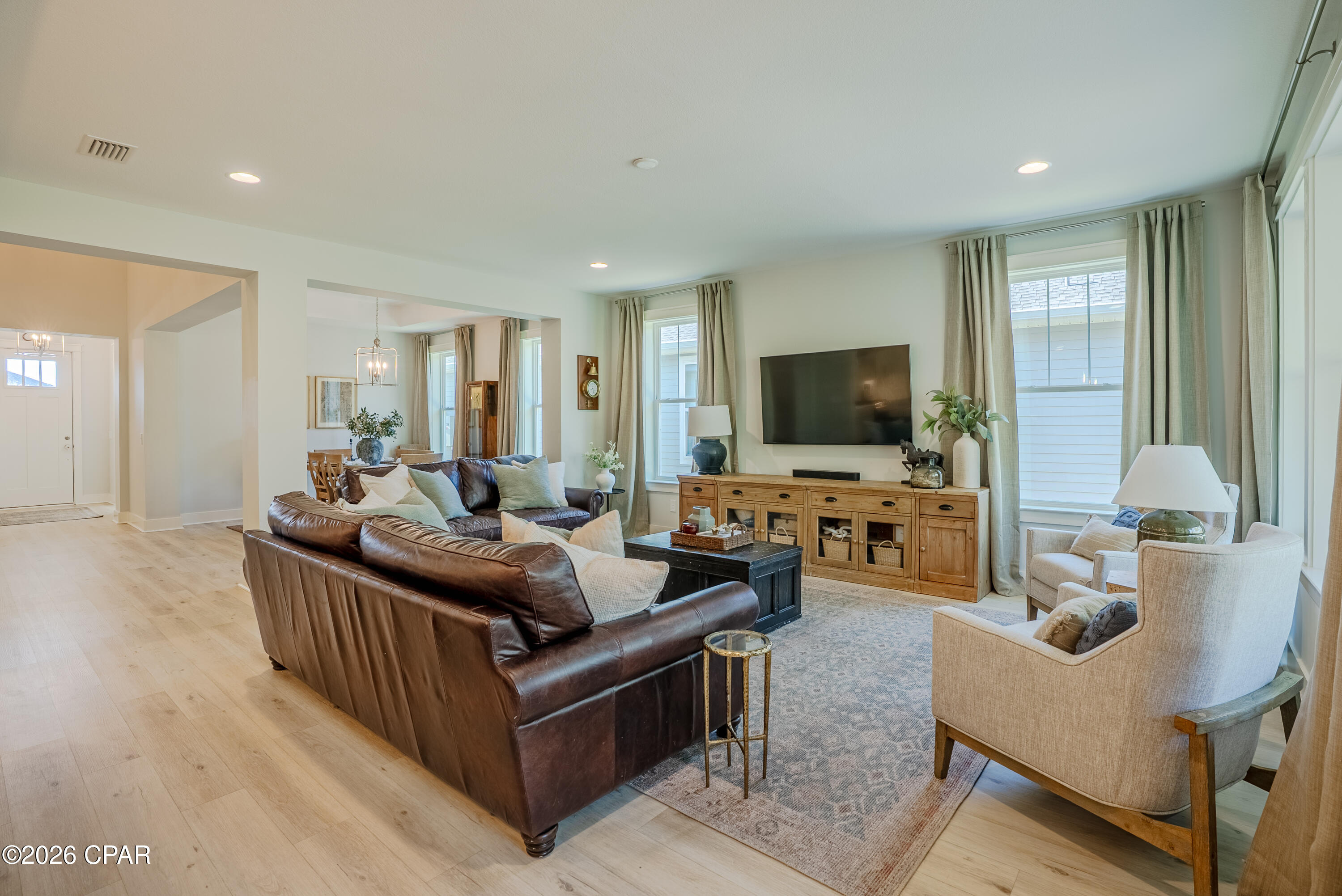 Listing photo id 20 for 929 Breakfast Point Boulevard