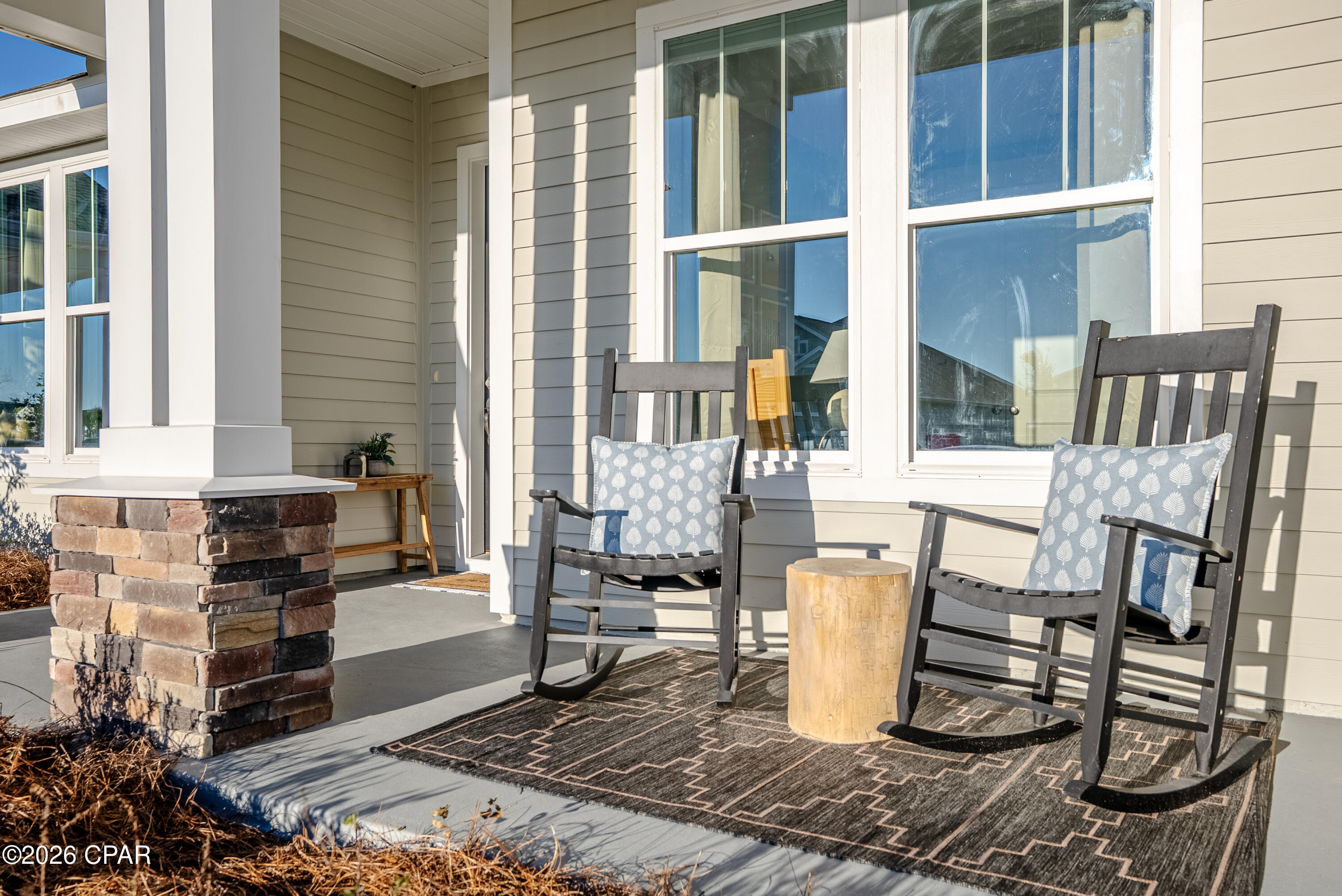 Listing photo id 3 for 929 Breakfast Point Boulevard