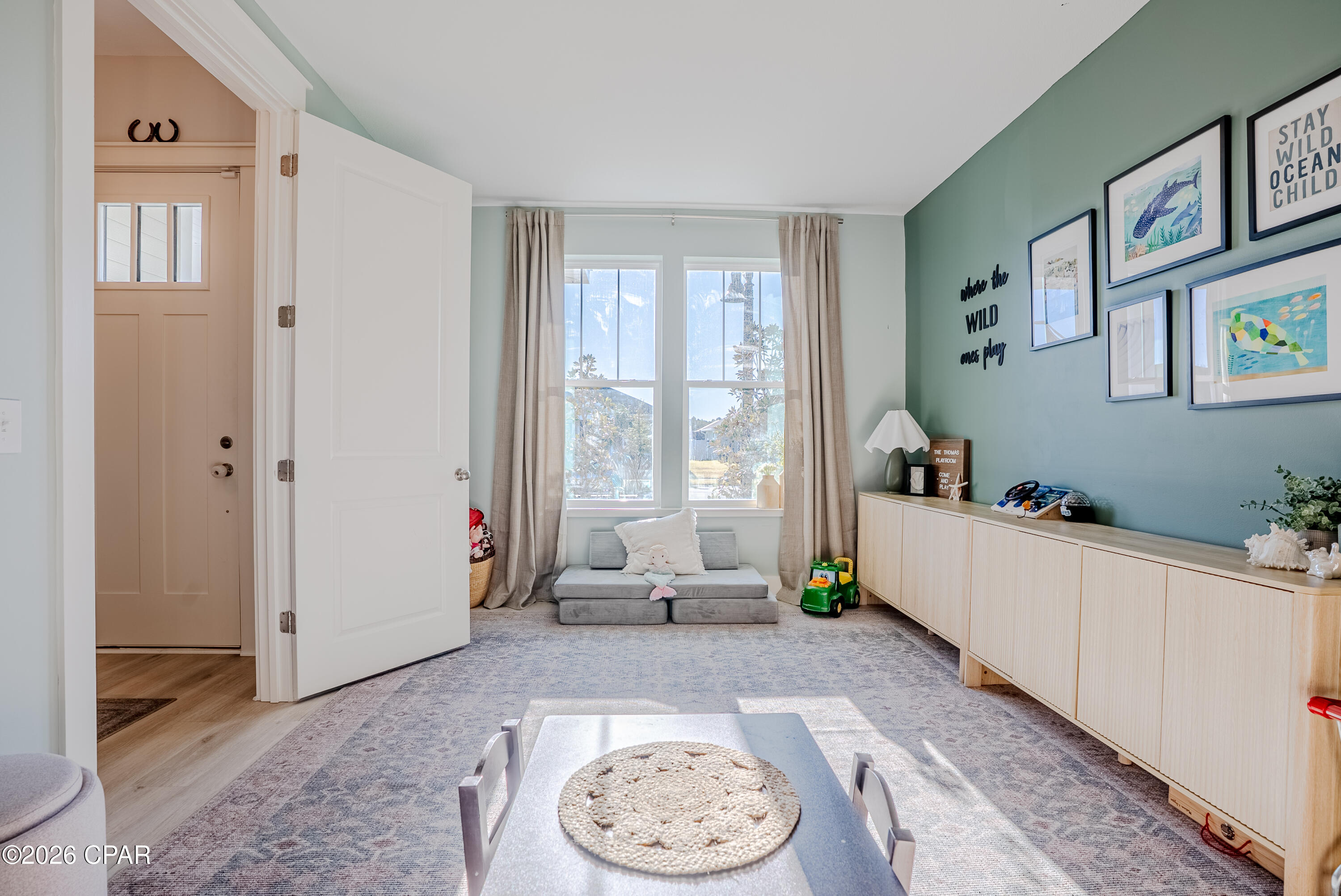 Listing photo id 32 for 929 Breakfast Point Boulevard