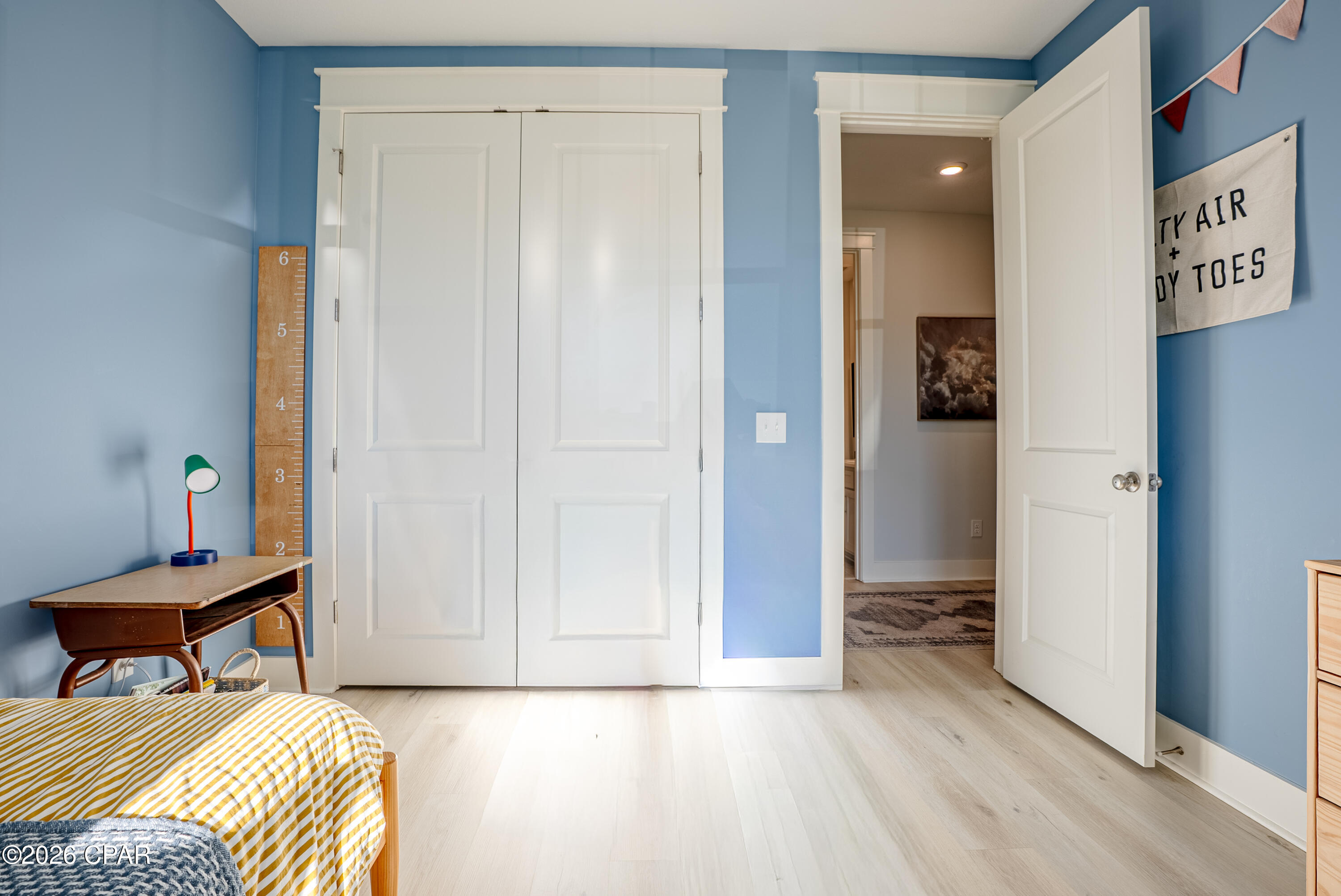 Listing photo id 35 for 929 Breakfast Point Boulevard