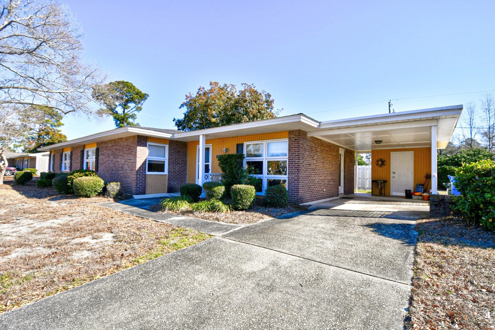 536 Redwood Ave. Myrtle Beach, SC 29577