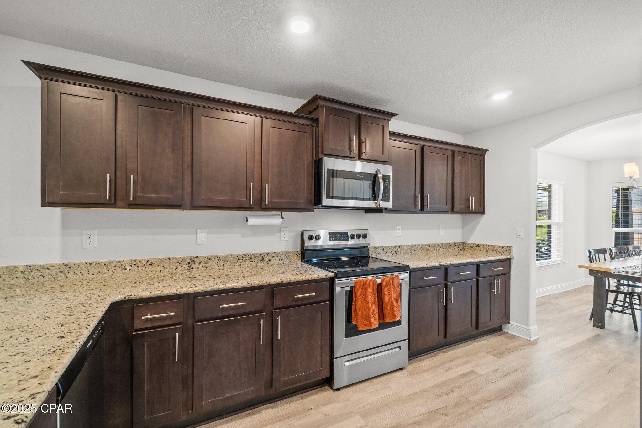 Image 11 For 3869 Sandpine Way