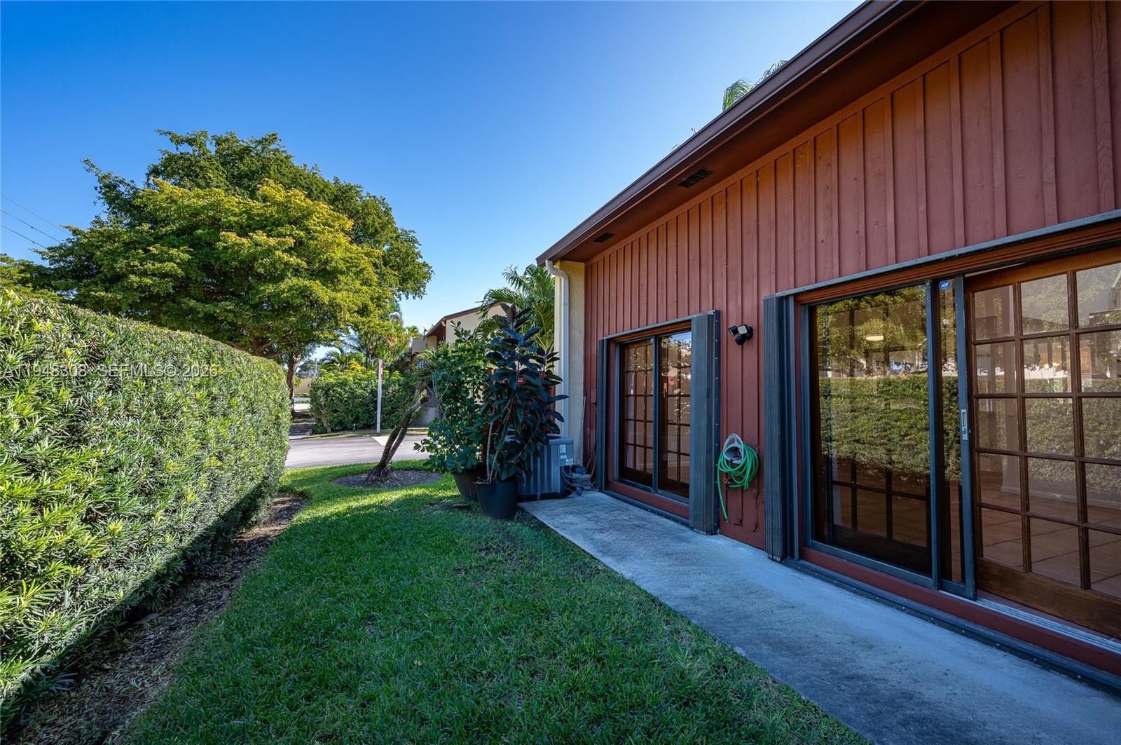 Homes for sale in Dania Beach, FL | 401 Se 11Th Ter, Dania Beach, FL 33004 | MLS# A11948308