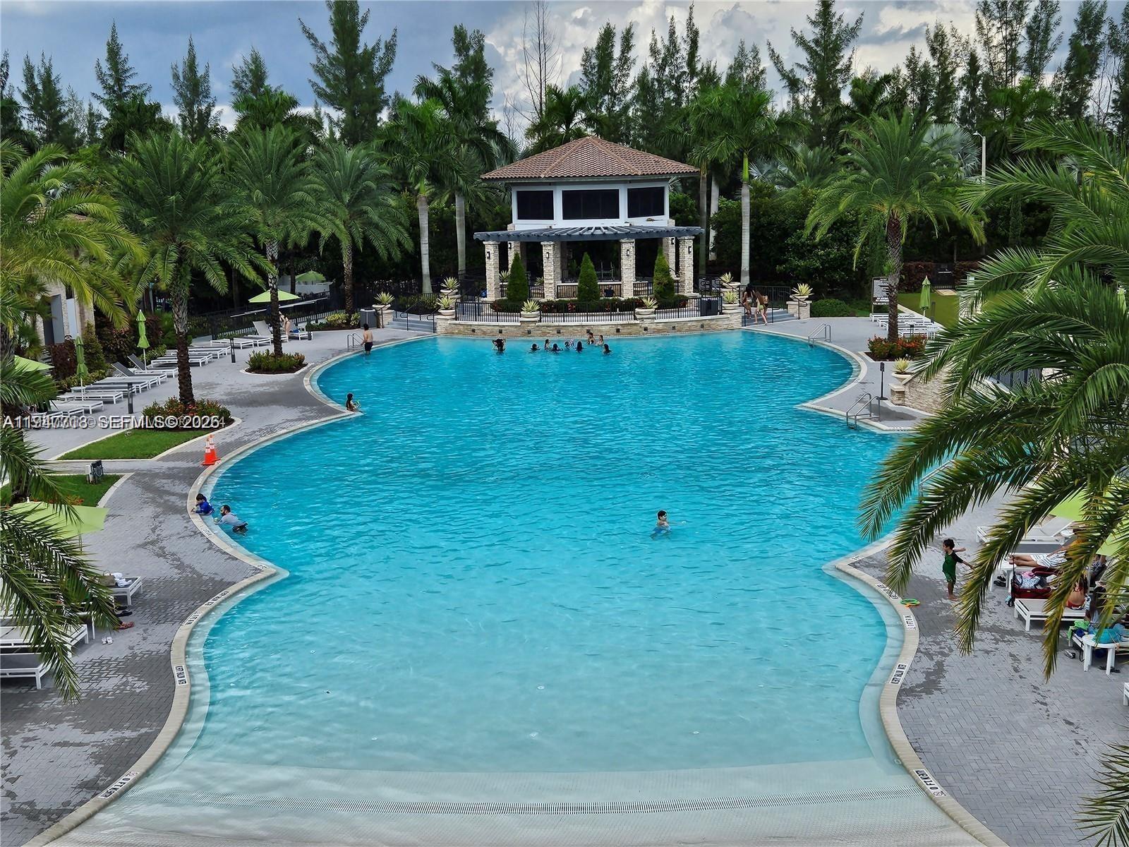 Apex At Park Central Cond