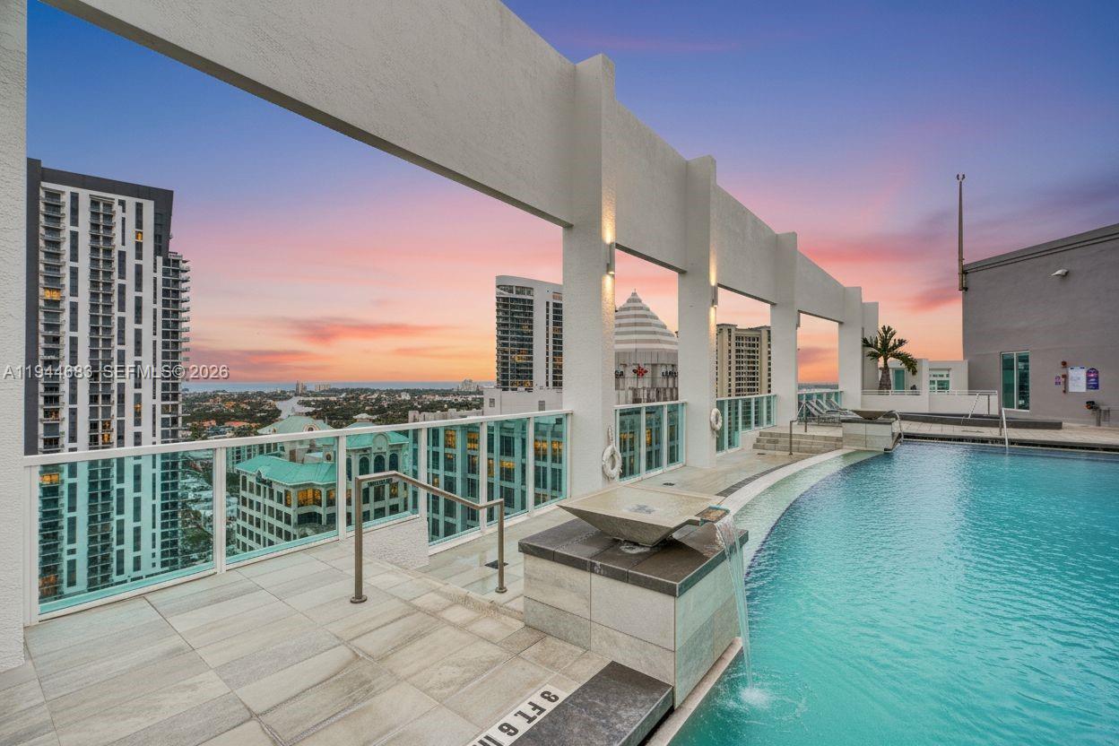 350 Las Olas Place Condo