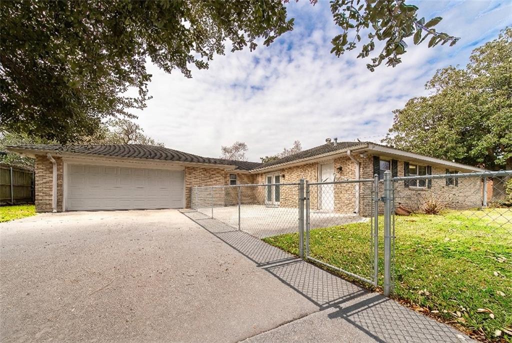 Homes for sale in Belle Chasse, LA | 301 Schlief Dr, Belle Chasse, LA 70037 | MLS# 2538407