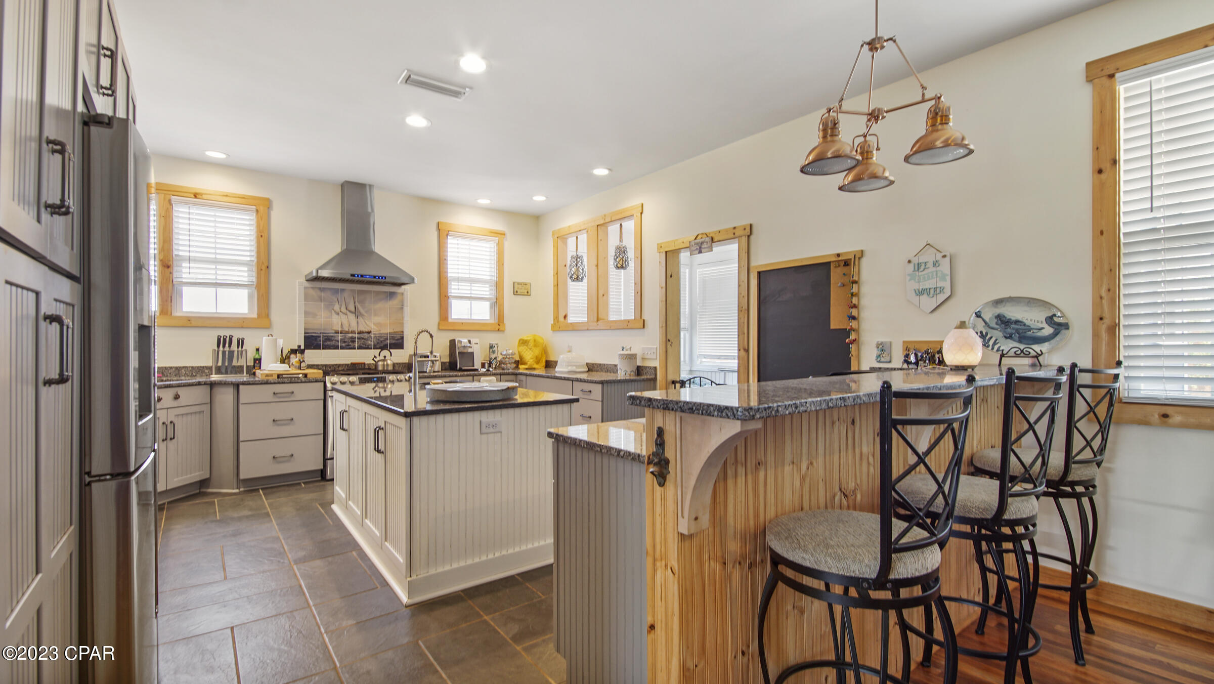 Image 10 For 930 Grace Avenue