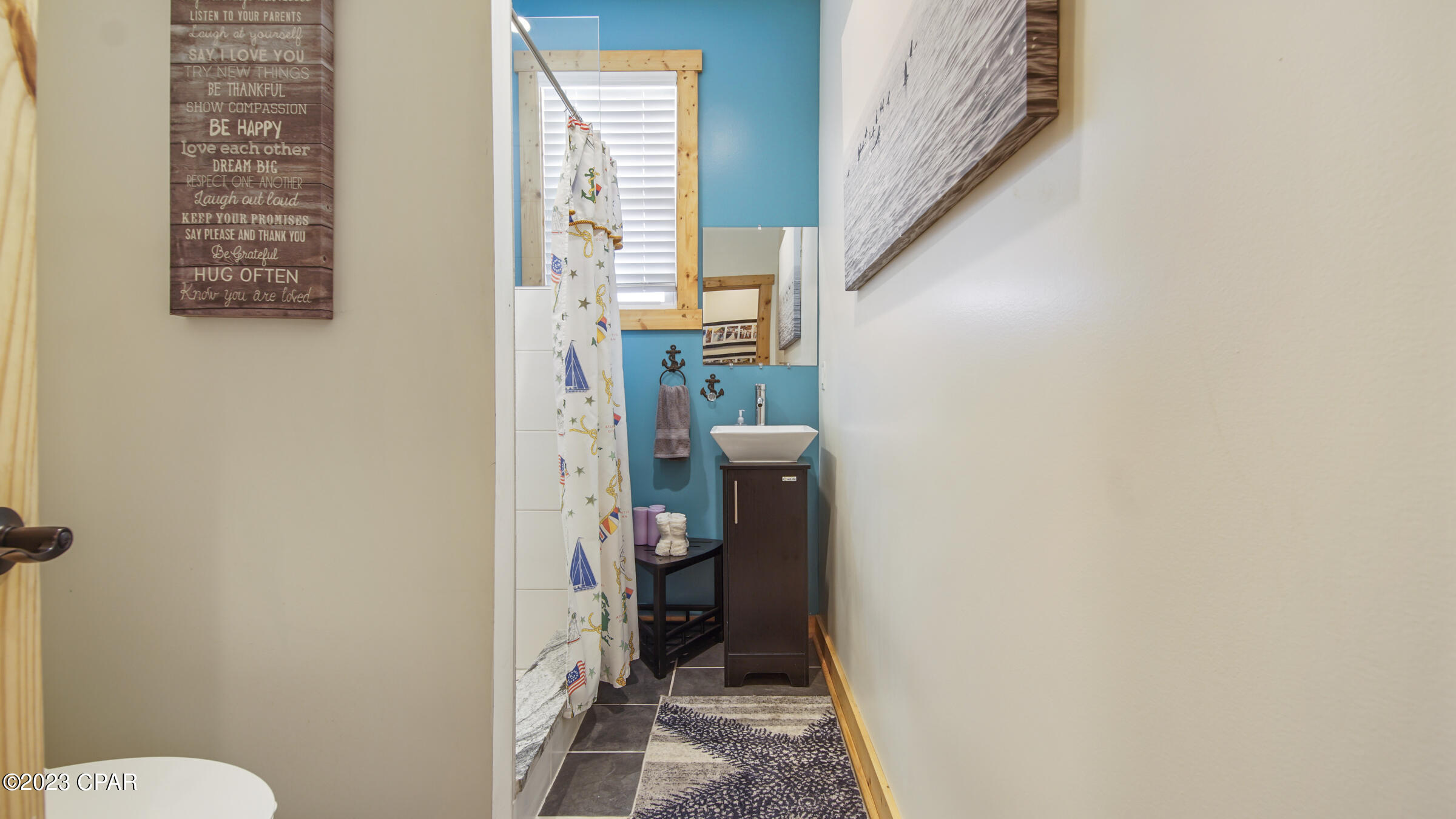 Image 16 For 930 Grace Avenue