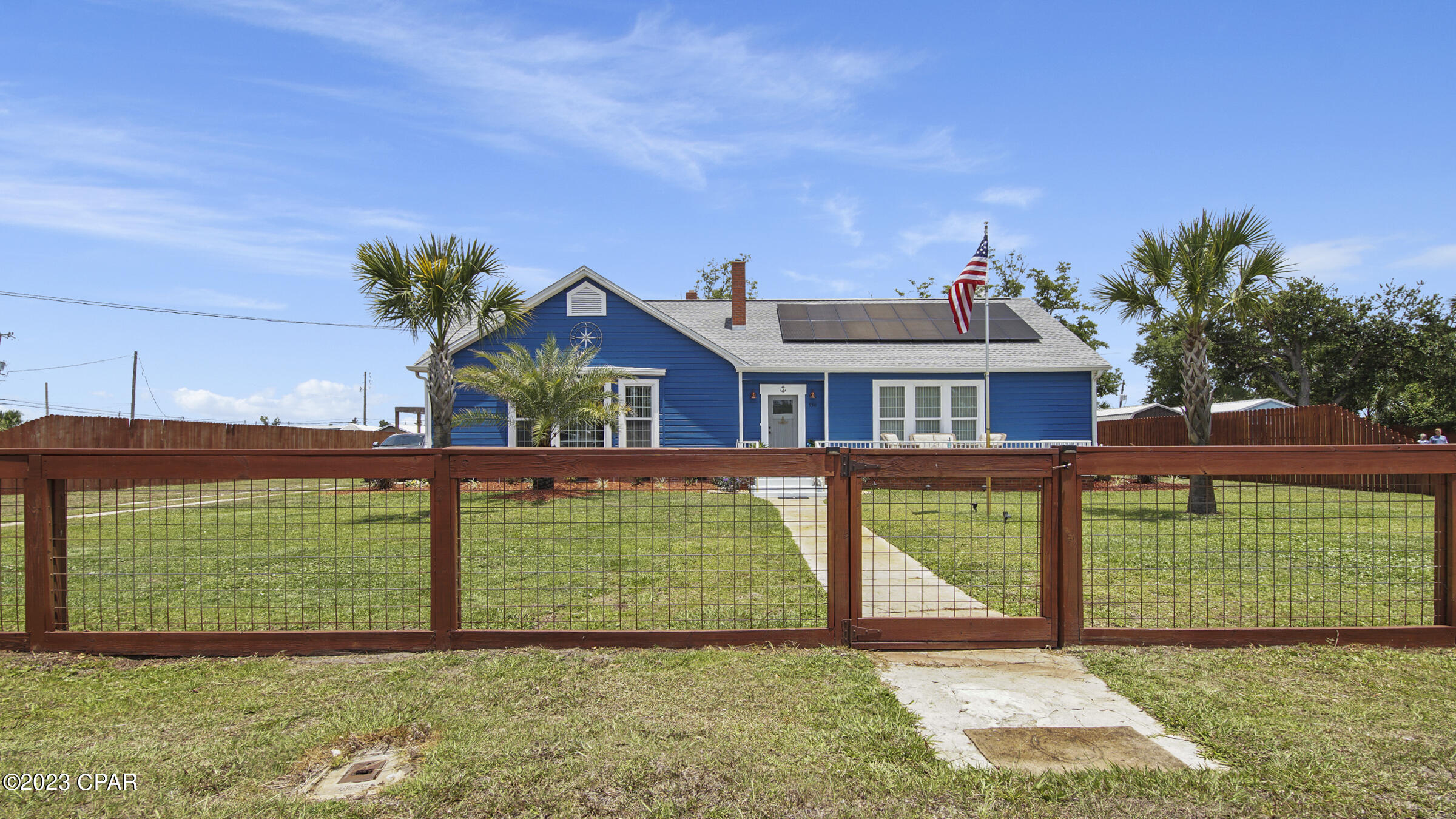 Image 2 For 930 Grace Avenue